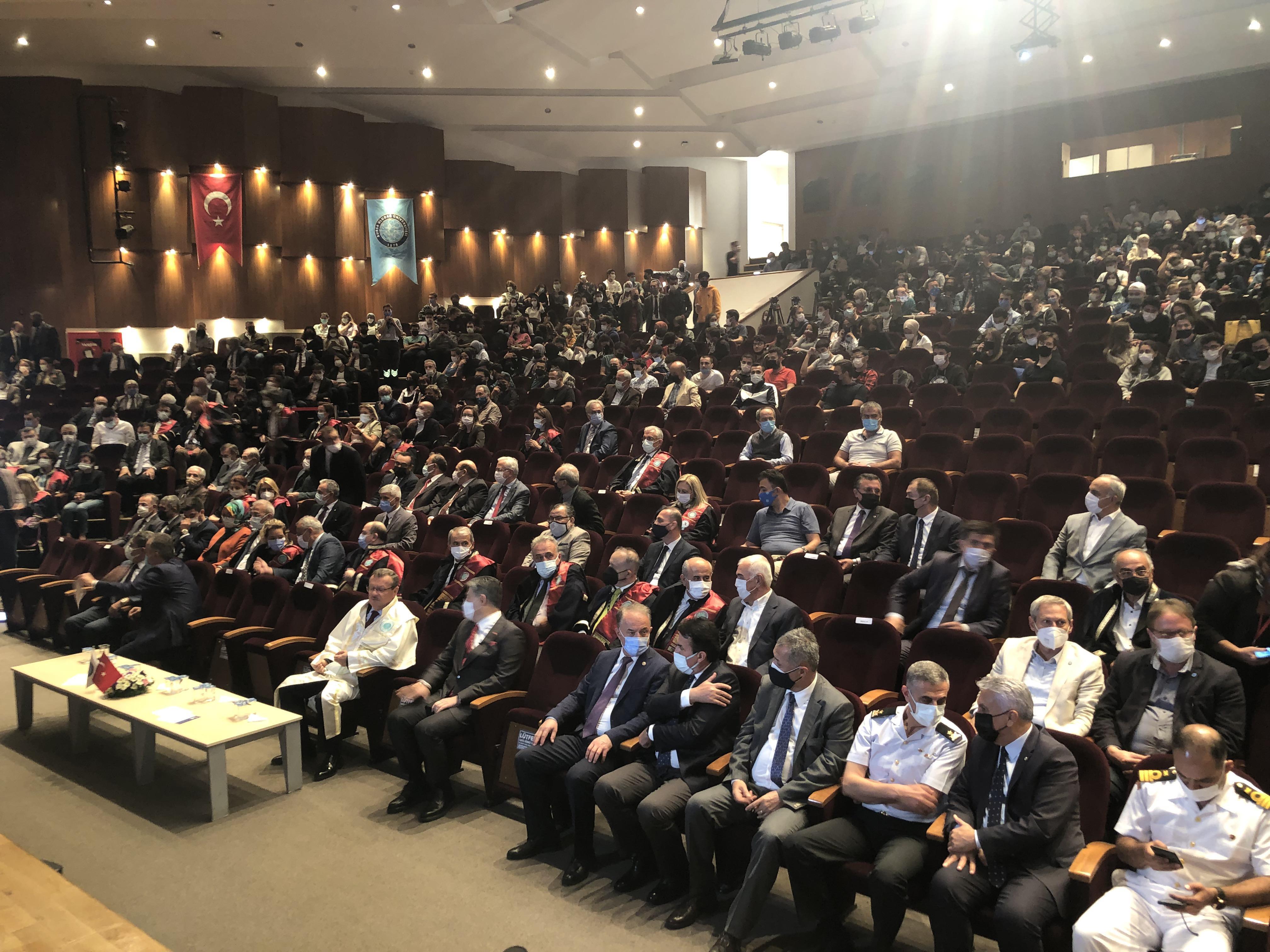 TOGG CEOsu Karakaş, Bursa Uludağ Üniversitesinin akademik yılı açılışına katıldı