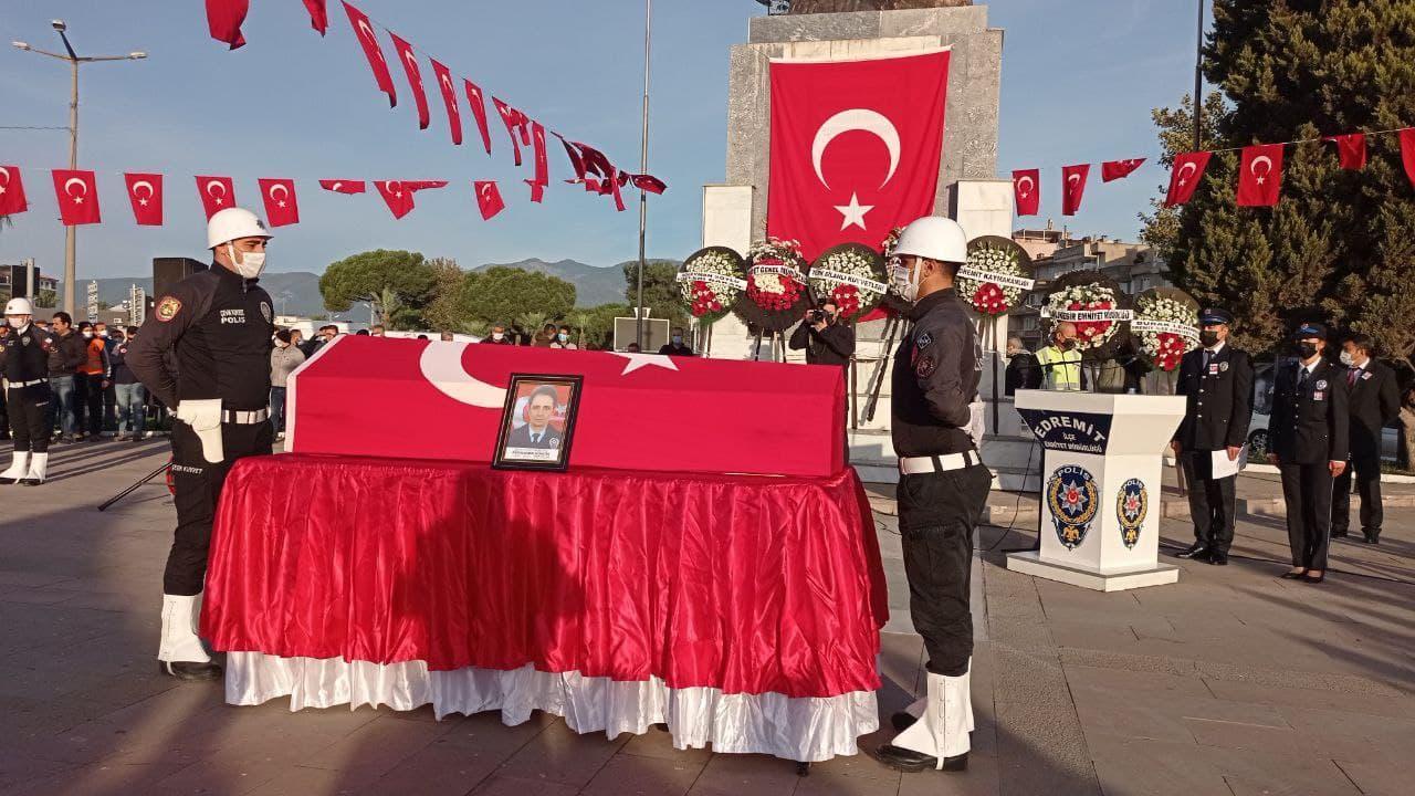 Uyuşturucu satıcılarıyla çatışmada şehit olan polis için Balıkesirde tören