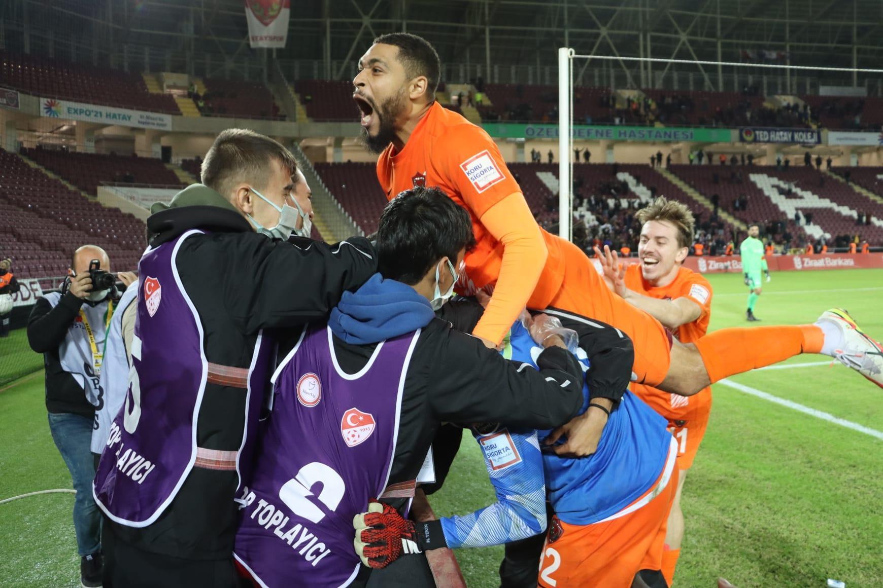 Golcü Diouf penaltı atışlarında kaleye geçti, Hatayspor kupada tur atladı