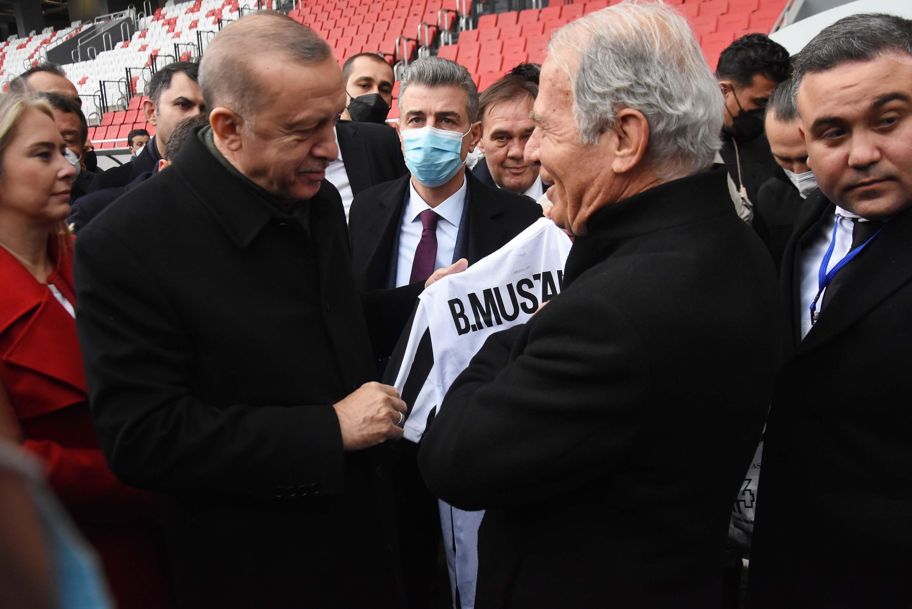 Cumhurbaşkanı Erdoğan Alsancak Mustafa Denizli Stadının açılışını yaptı