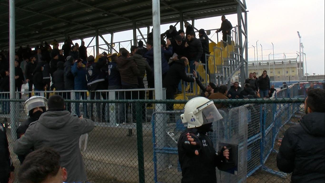 Muş’ta oynanan futbol maçında gergin anlar yaşandı