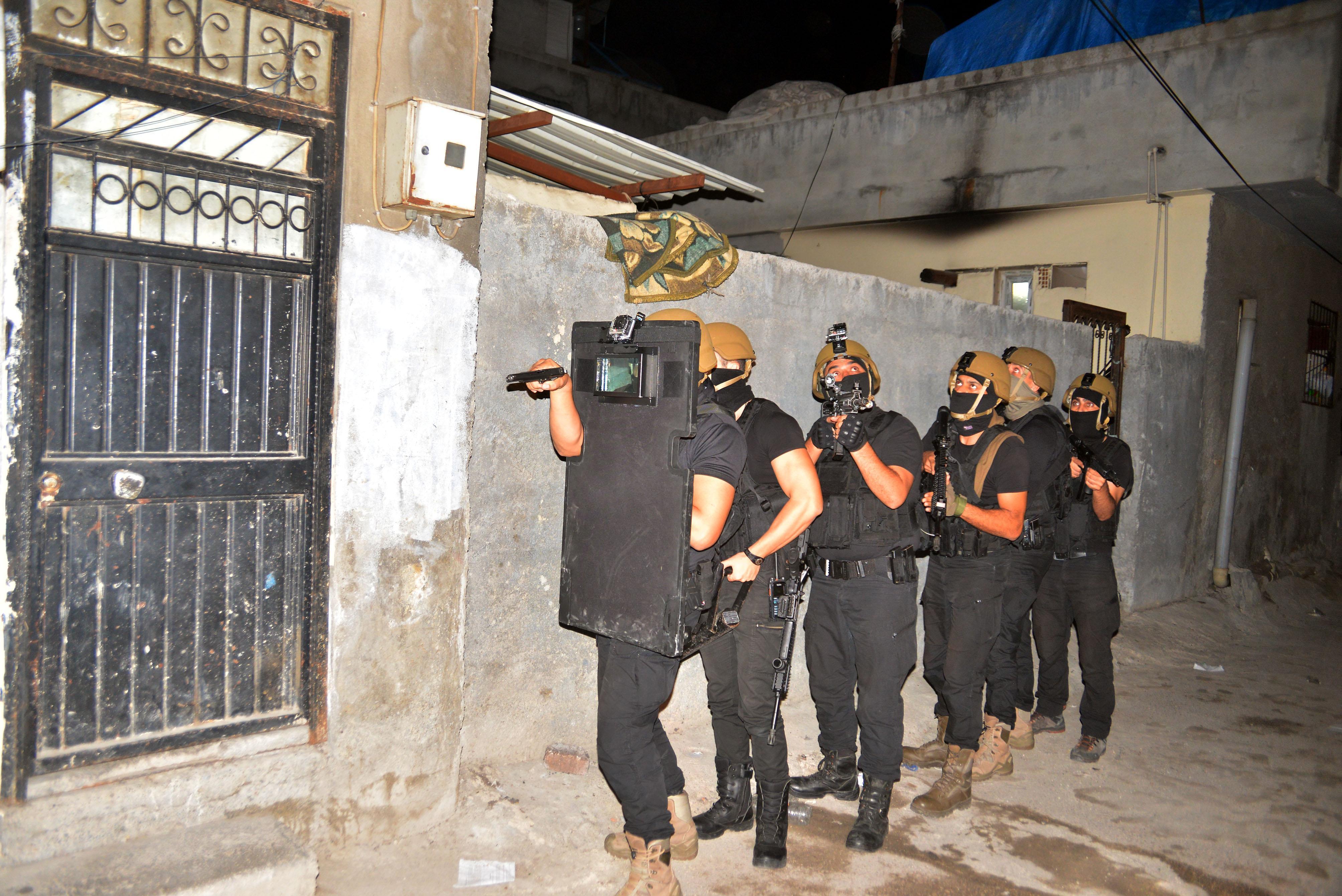 Adana ve İstanbulda DEAŞın Yamaçlı grubuna operasyon: 14 gözaltı kararı