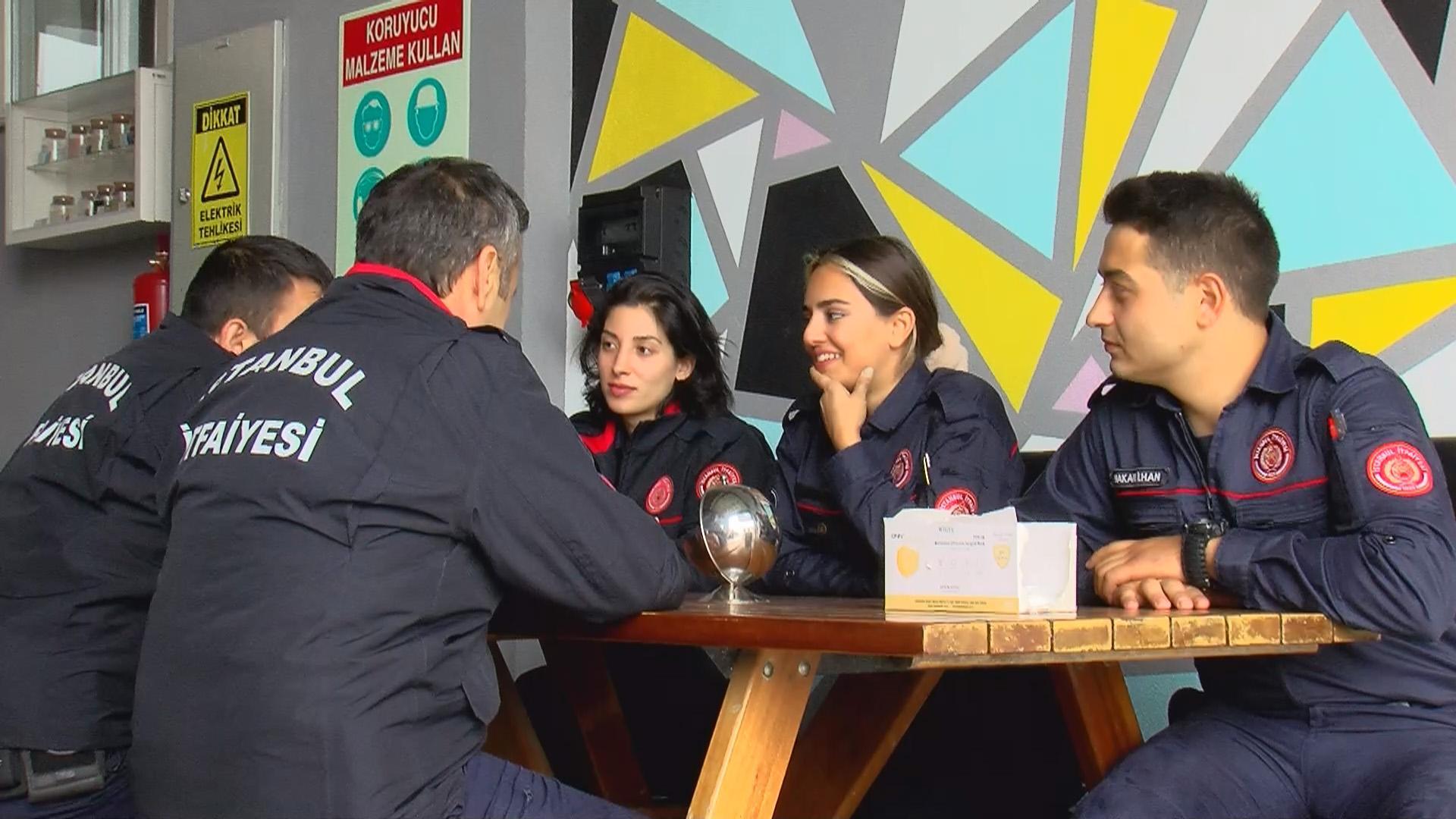 İstanbulun kadın itfaiyecileri görev başında