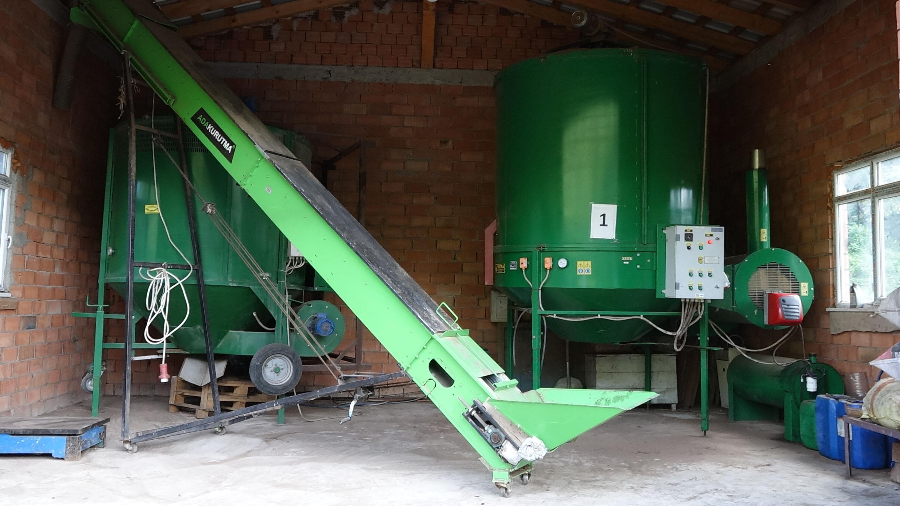 Güneşi görmeyen fındık, makineyle kurutuluyor