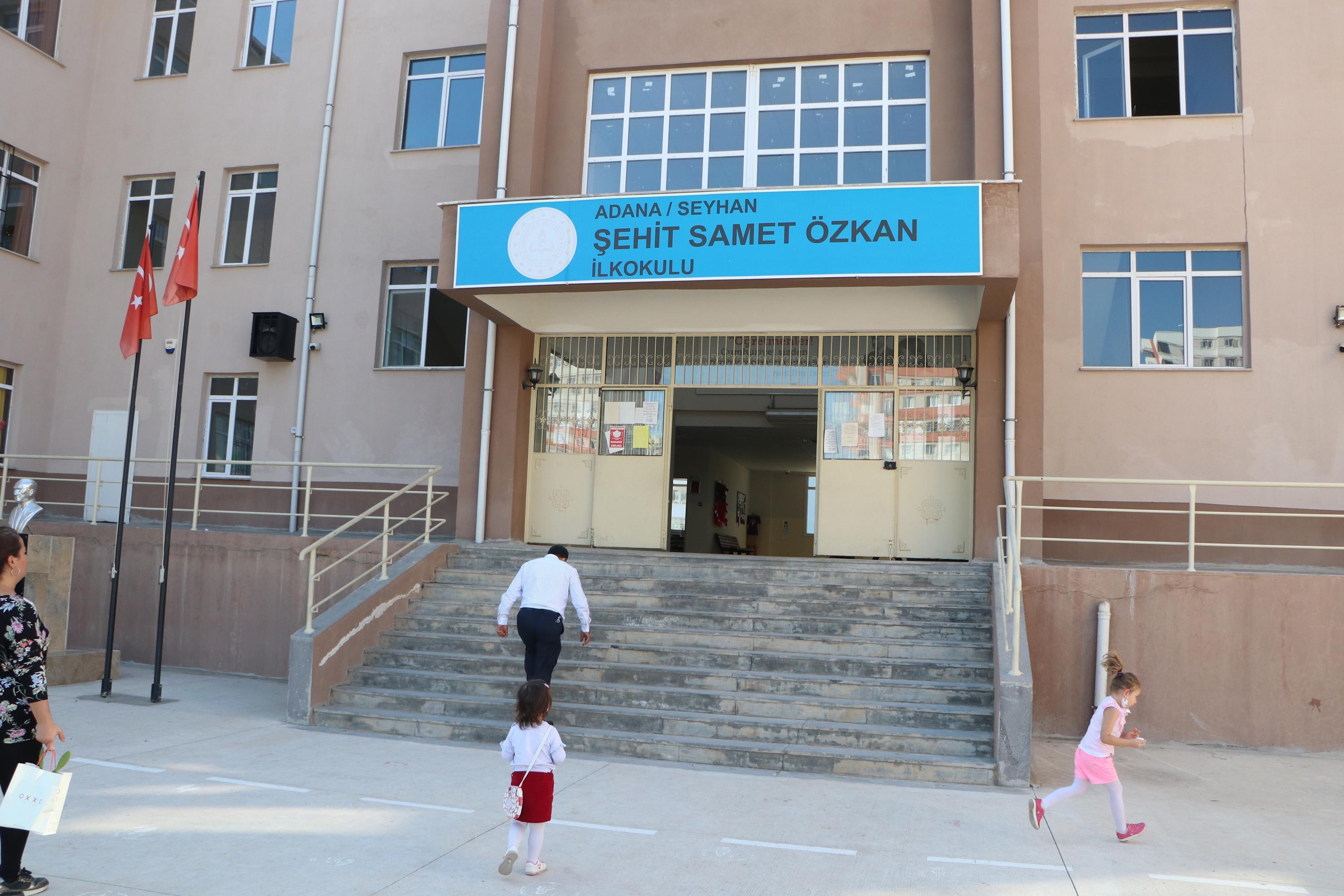 Şehit ailesi, oğullarının ismini taşıyan okulun öğrencileriyle buluştu