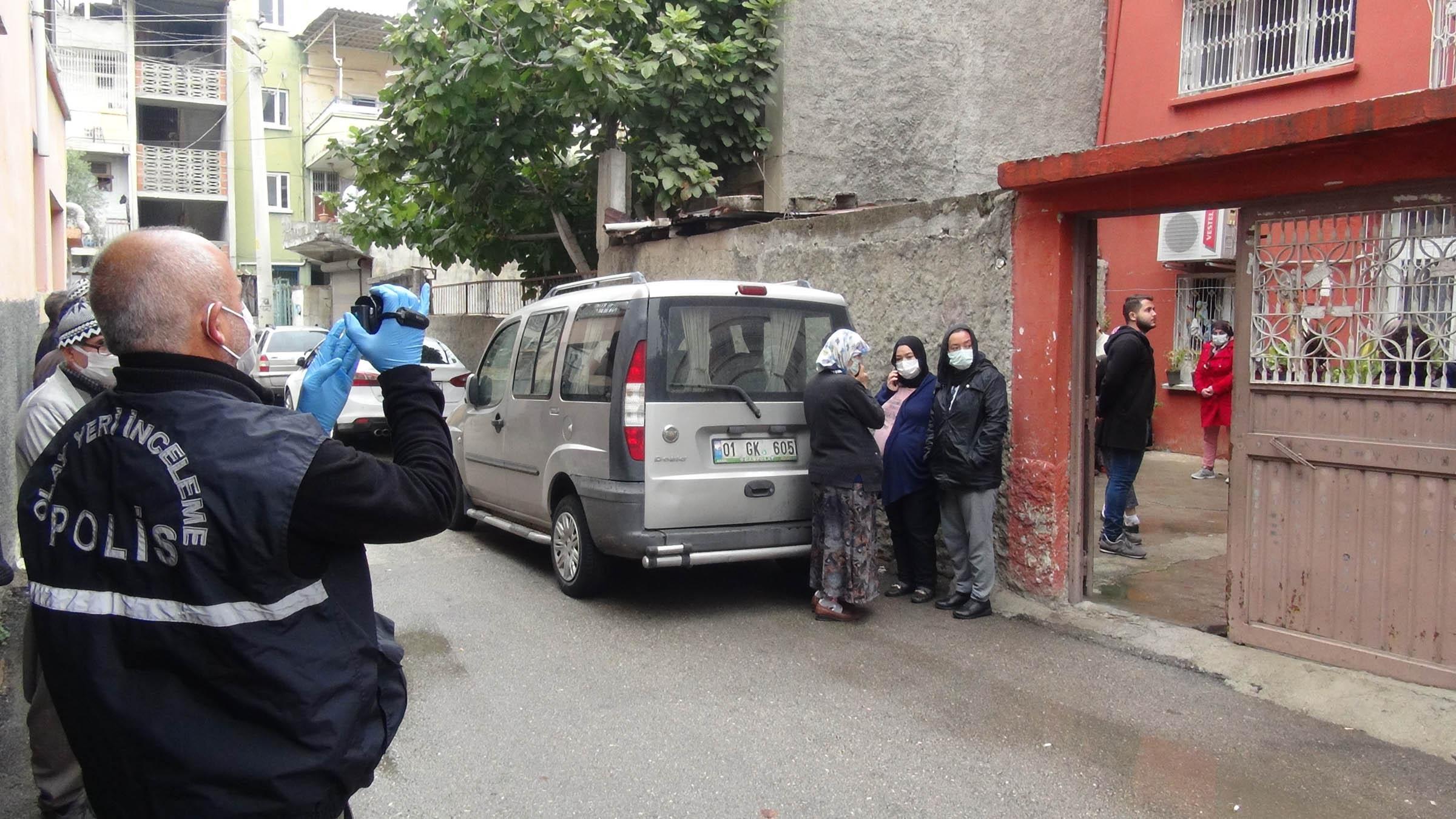 Yakınlarının ulaşamadığı çift, evlerinde ölü bulundu