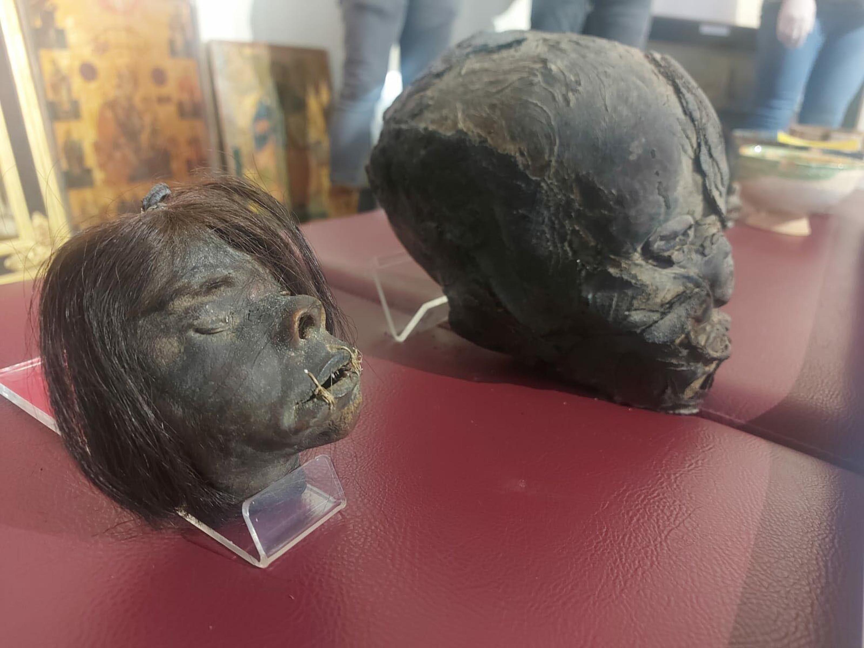 İzmirde, Jivaro yerlilerinin kesip özel işlemden geçirdiği insan başları ele geçirildi