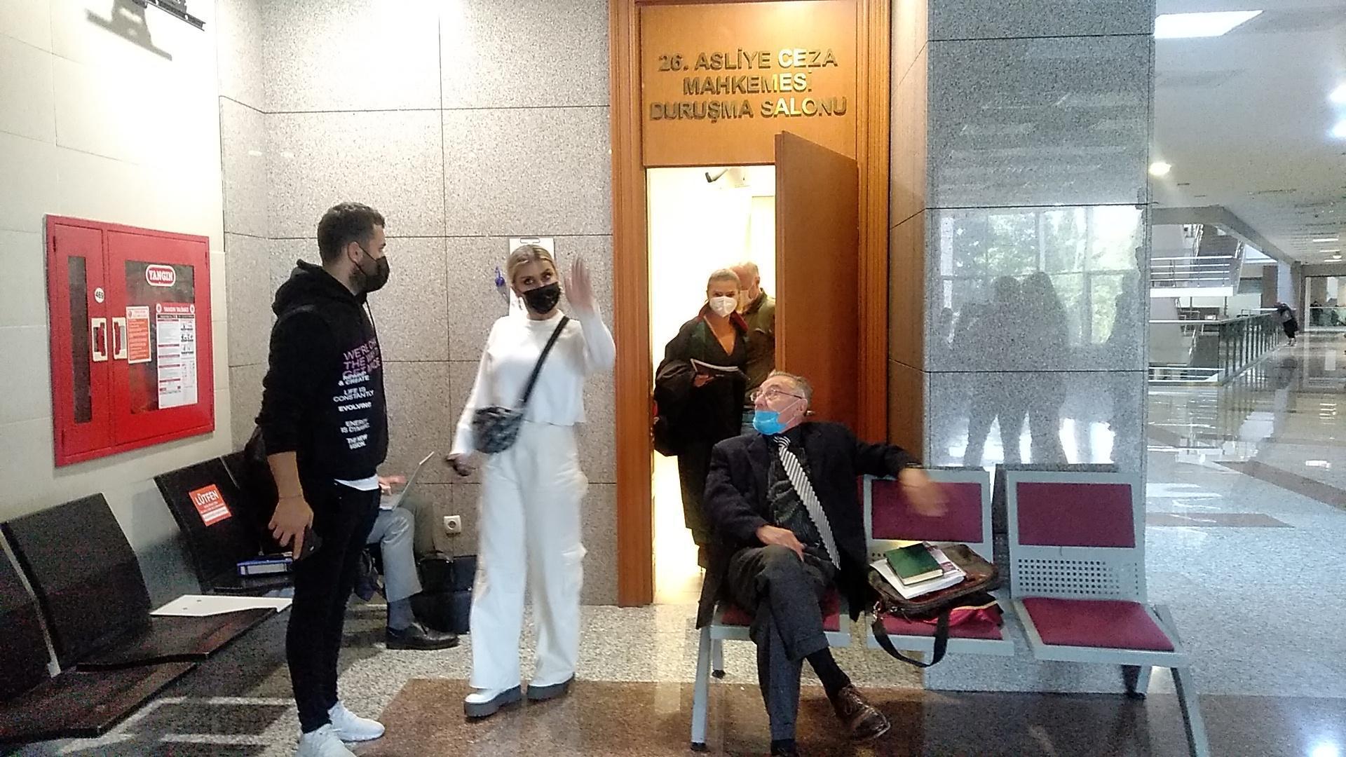 İrem Dericiye hakarete bin 740 lira adli para cezası