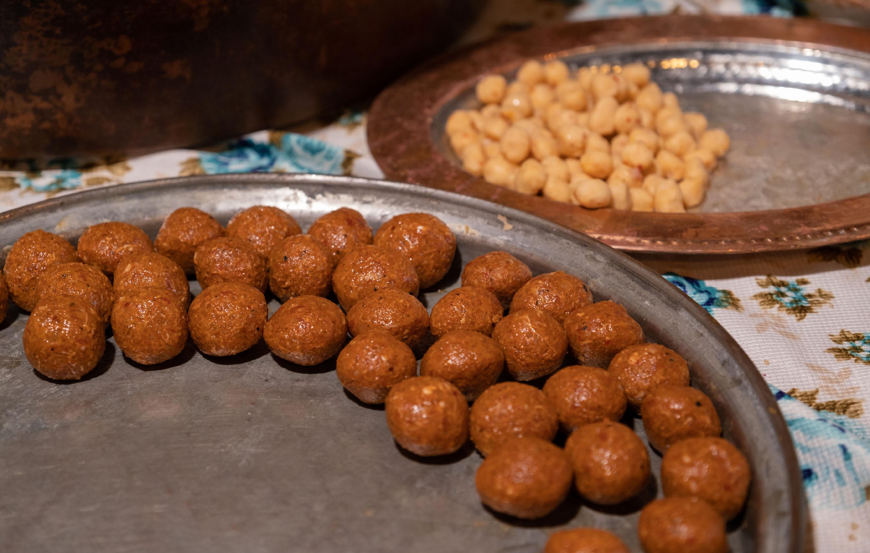 İçli ile görünümü aynı tadı farklı; tonus köftesi