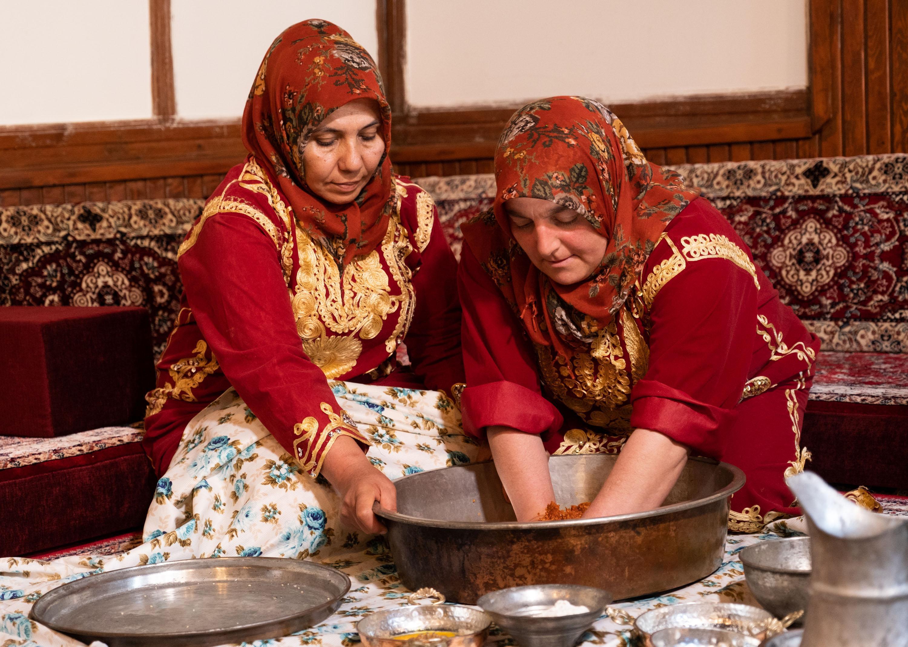 İçli ile görünümü aynı tadı farklı; tonus köftesi