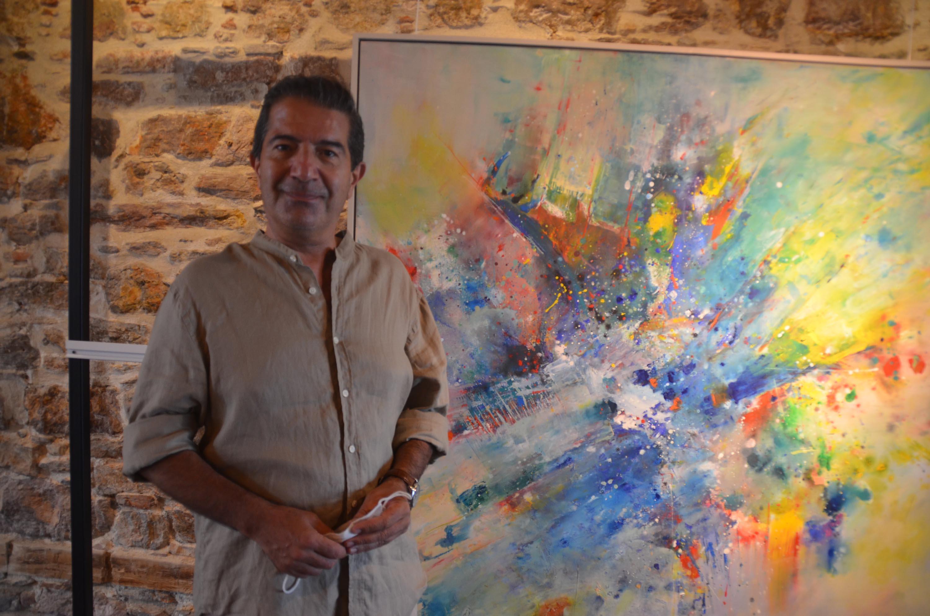 Halit Akçatepenin kızı ve damadı Bodrumda sergi açtı