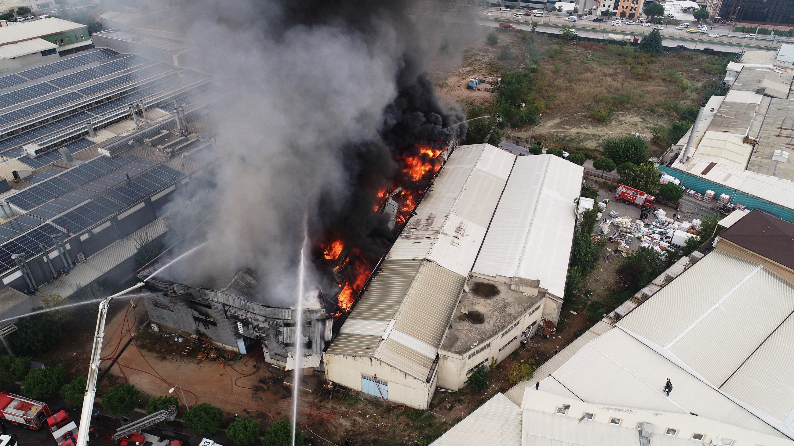 Bursada tekstil fabrikası yangını