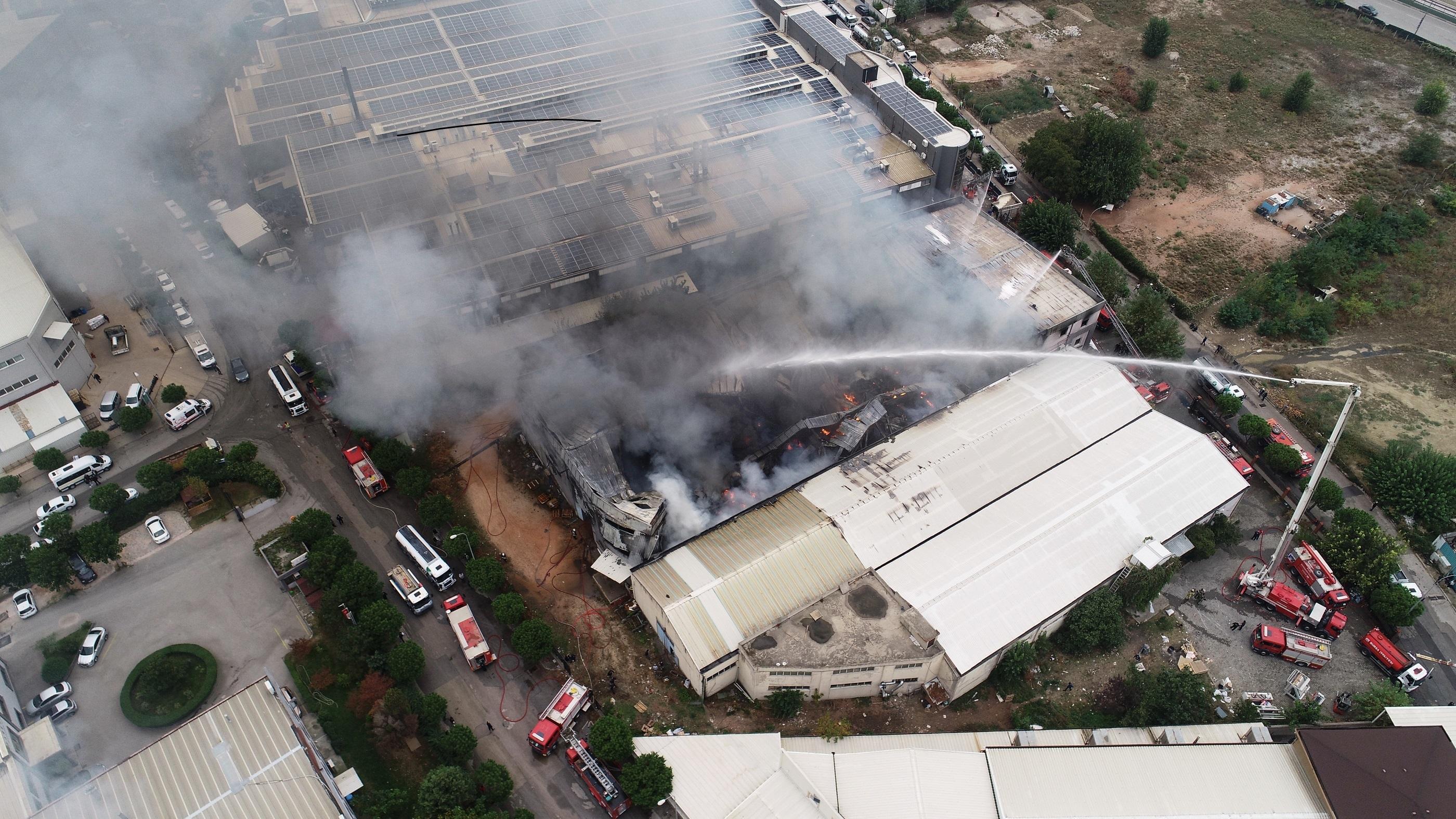 Bursada tekstil fabrikası yangını