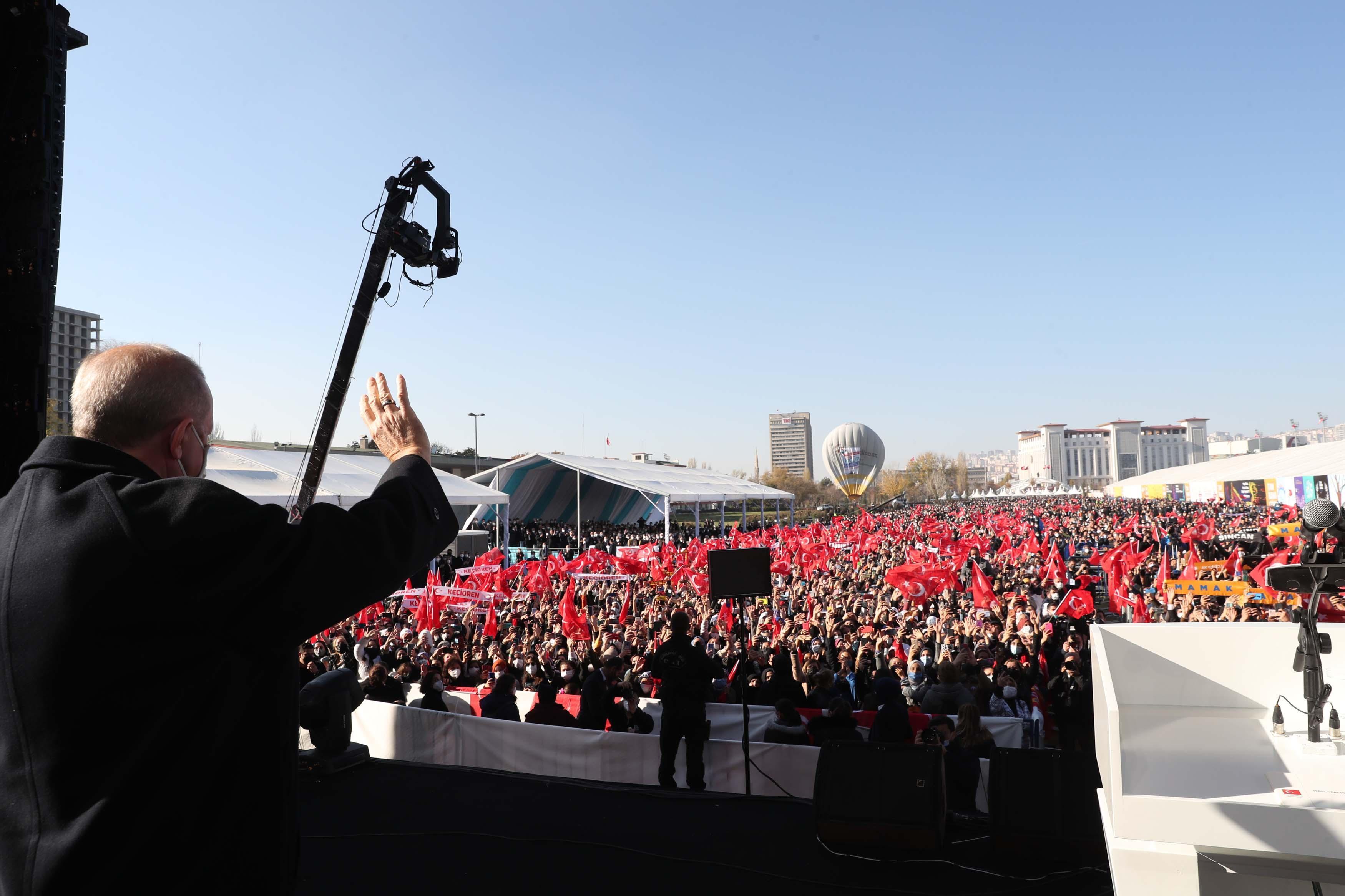 Cumhurbaşkanı Erdoğan: Önümüzdeki seçimlerin kilidi gençlerimiz