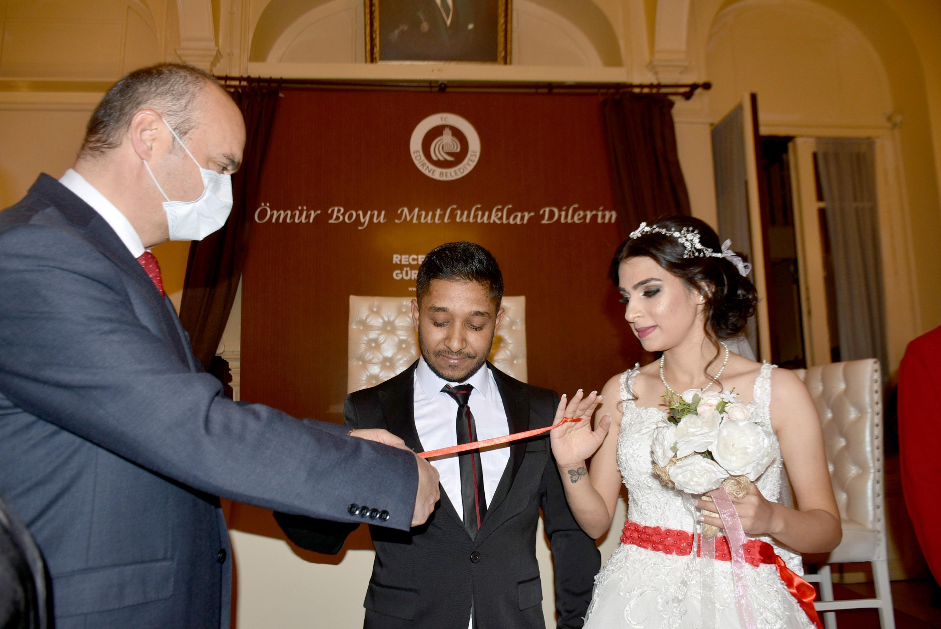 Devlet korumasında tanıştılar, 15 yıl sonra nikah masasına oturdular