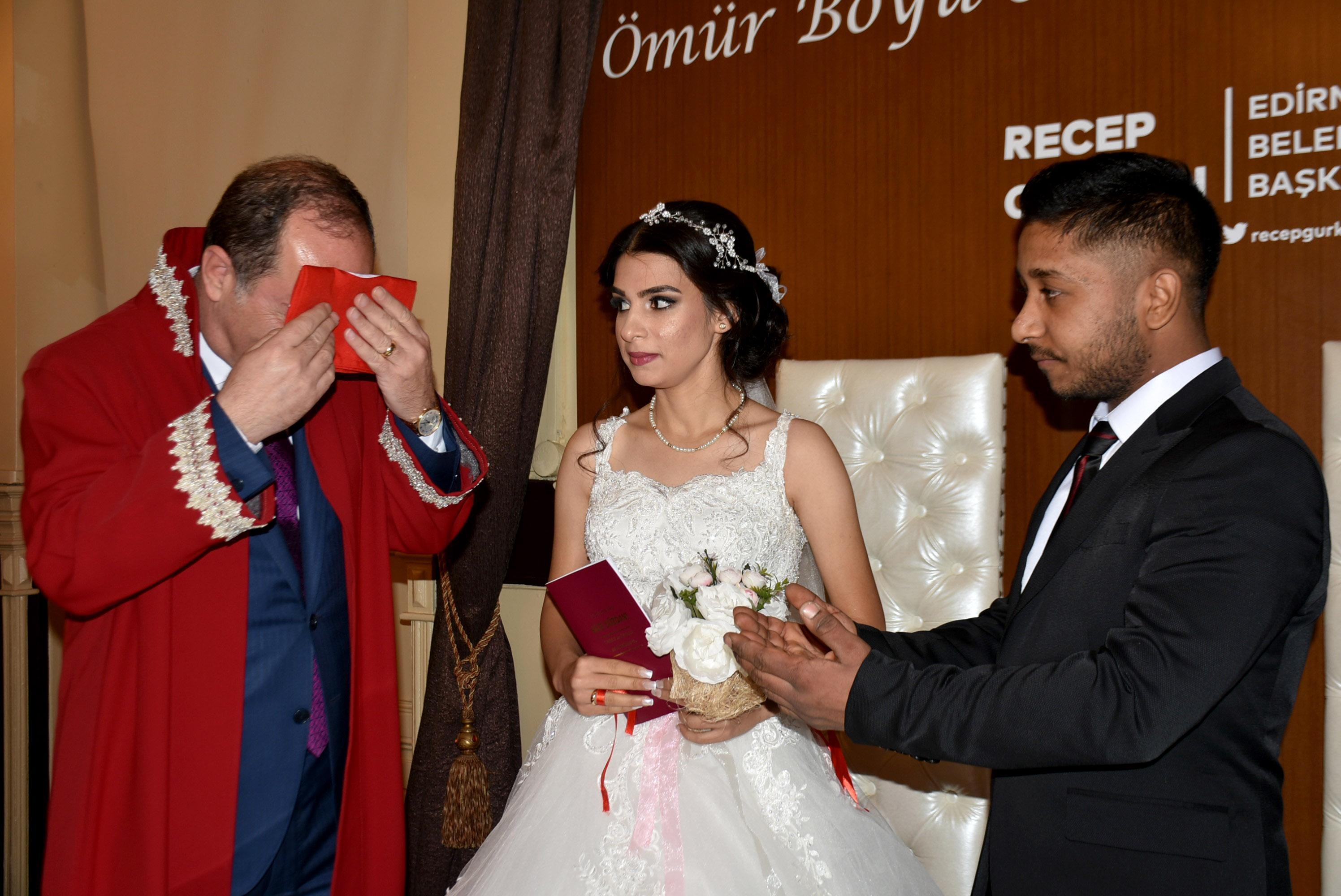 Devlet korumasında tanıştılar, 15 yıl sonra nikah masasına oturdular