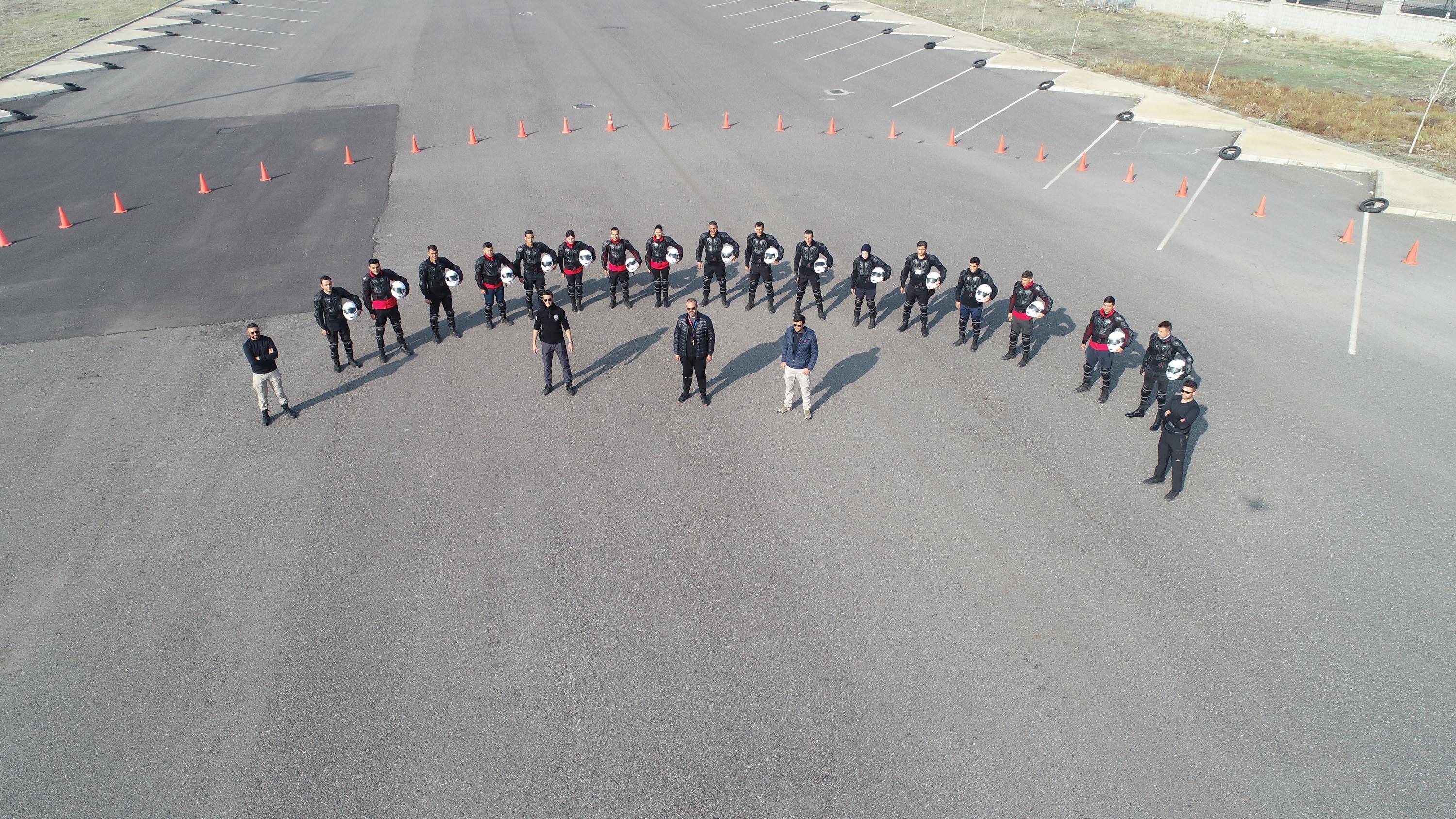 Motosikletli Yunus polislerinin zorlu eğitimini DHA görüntüledi