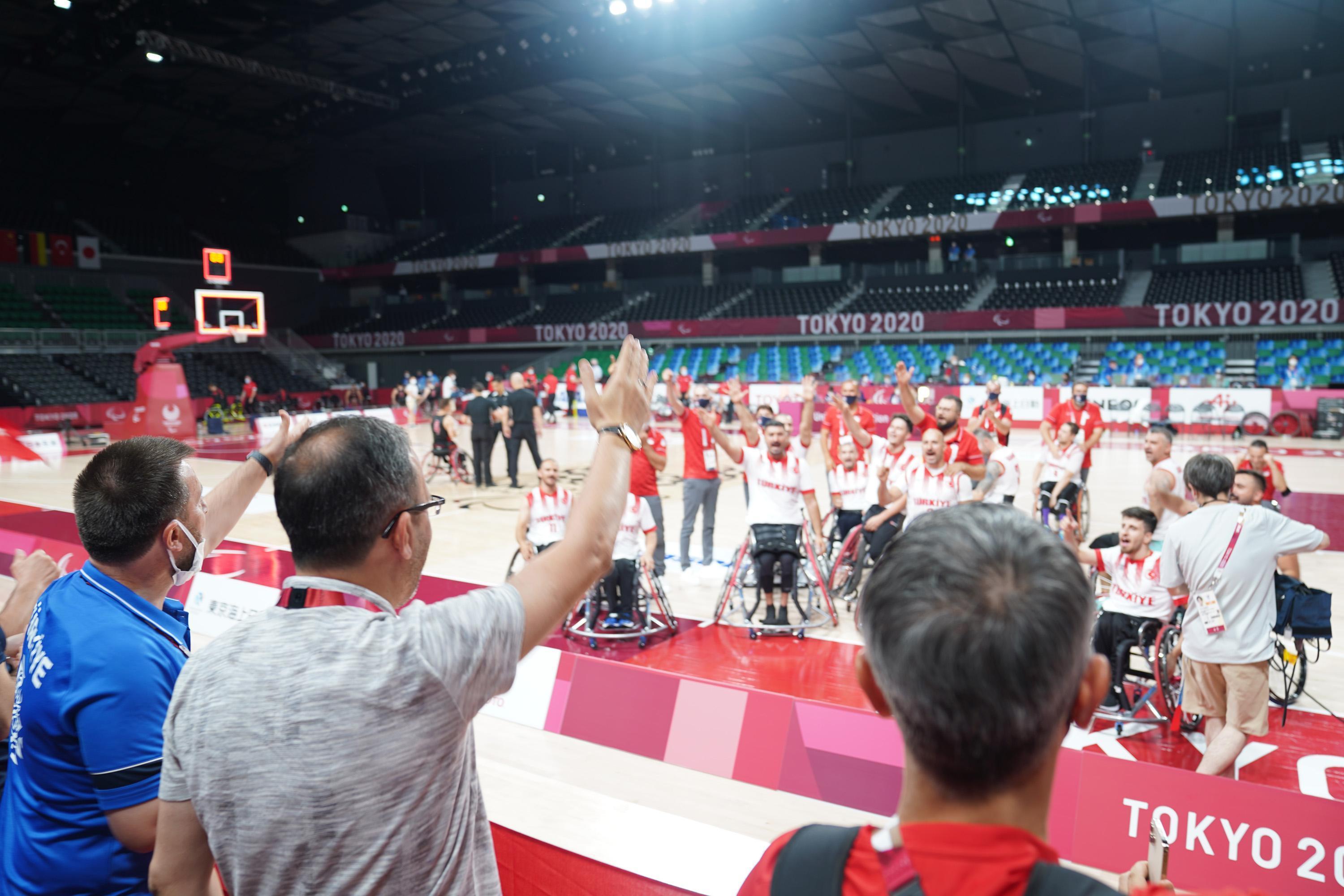 Tekerlekli Basketbol Takımı Kanadayı 77-73 mağlup etti