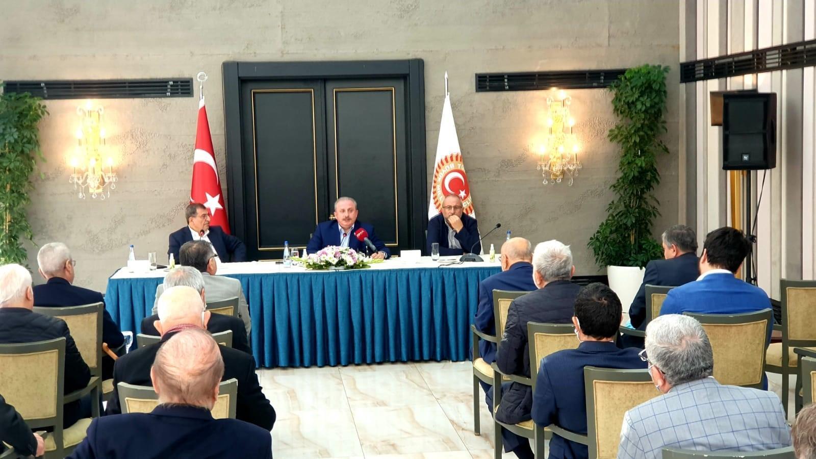 Şentop: Önümüzdeki seçimlerin temel tartışması yeni anayasa konusu olabilir