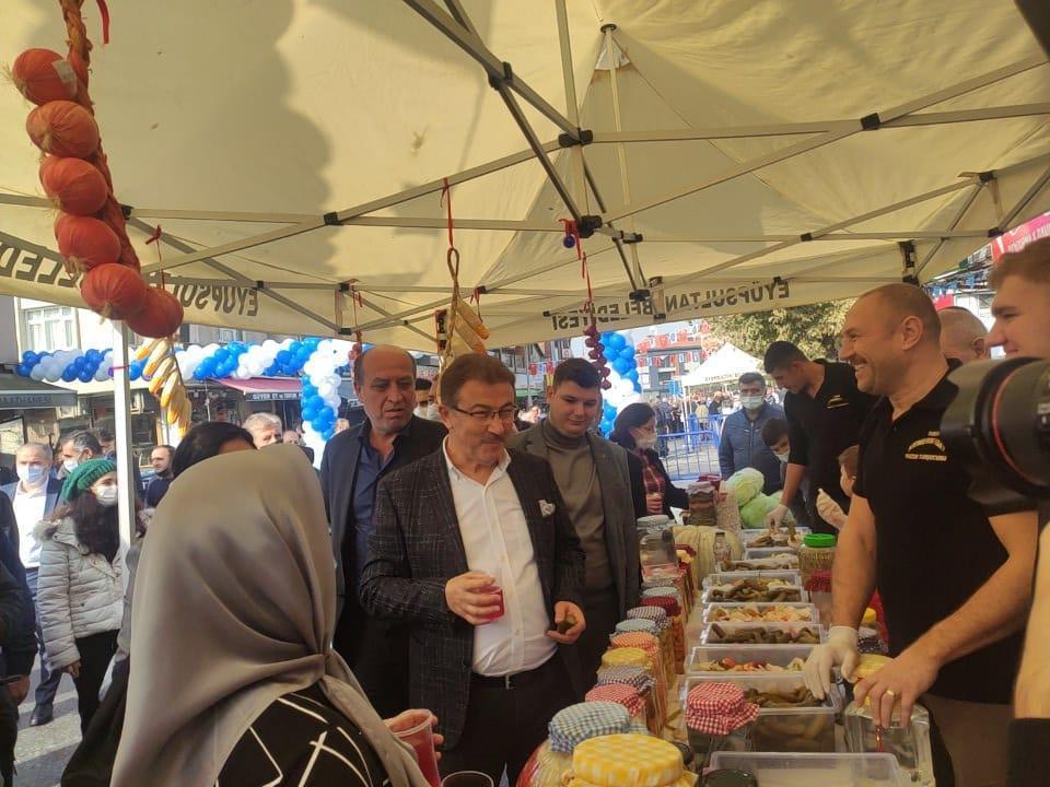 Covid-19’dan yengece… Onlarca çeşit turşu bu festivalde