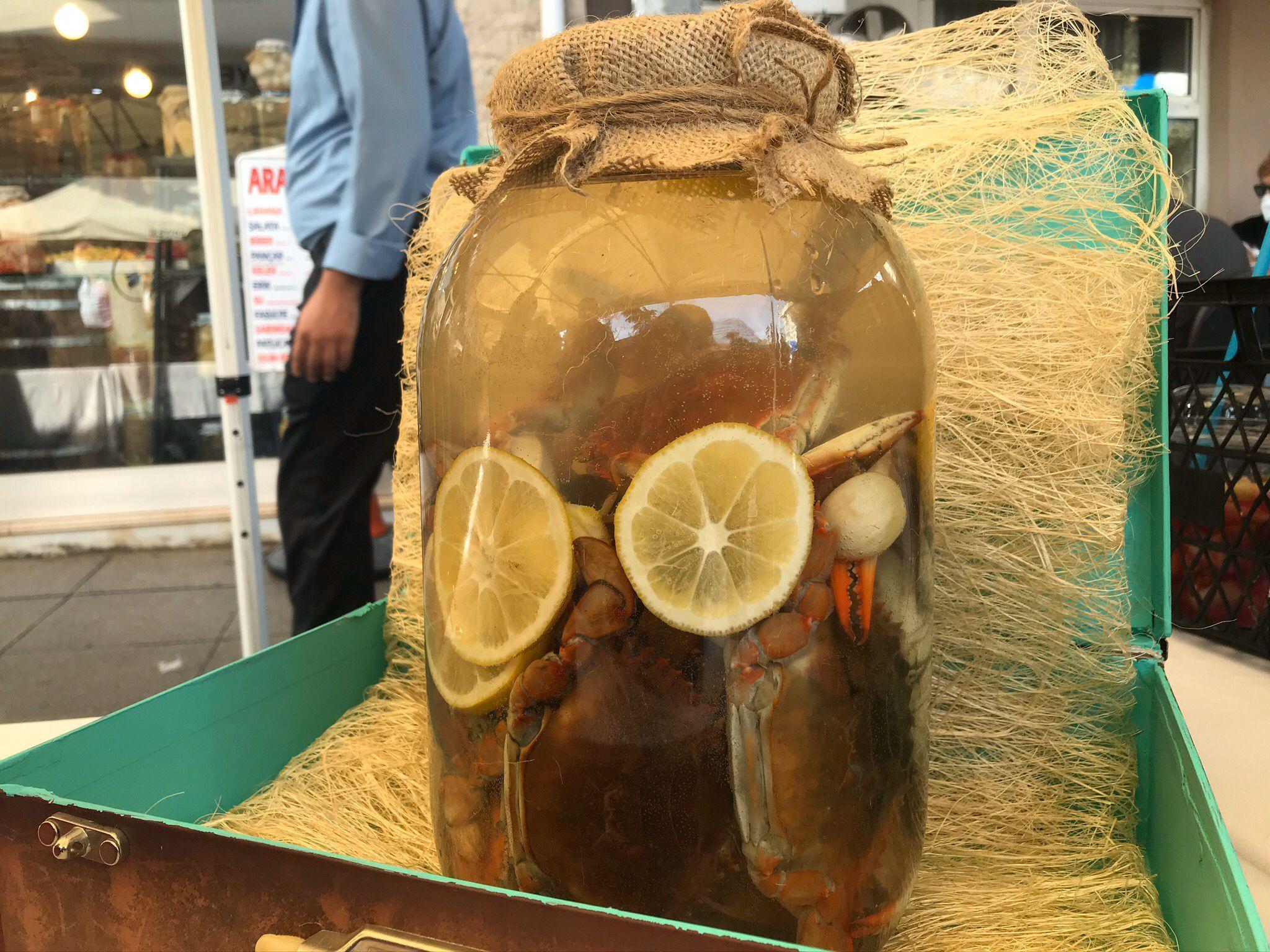 Covid-19’dan yengece… Onlarca çeşit turşu bu festivalde