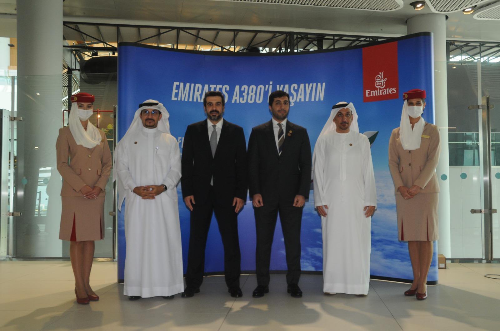 Dünyanın en büyük yolcu uçağına İstanbul Havalimanında karşılama töreni