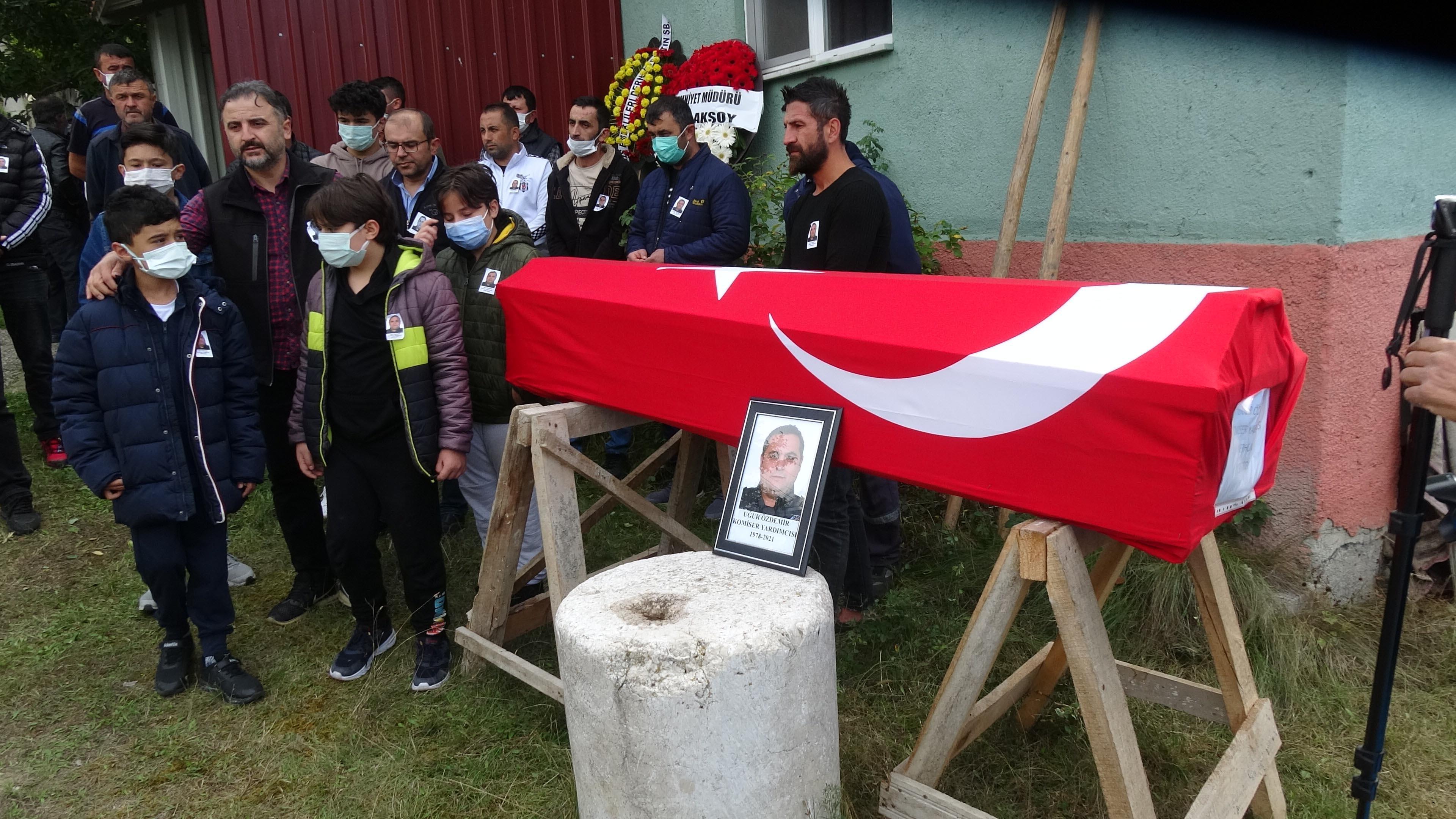 Kazada eşiyle ölen komiser yardımcısı için Bartında tören