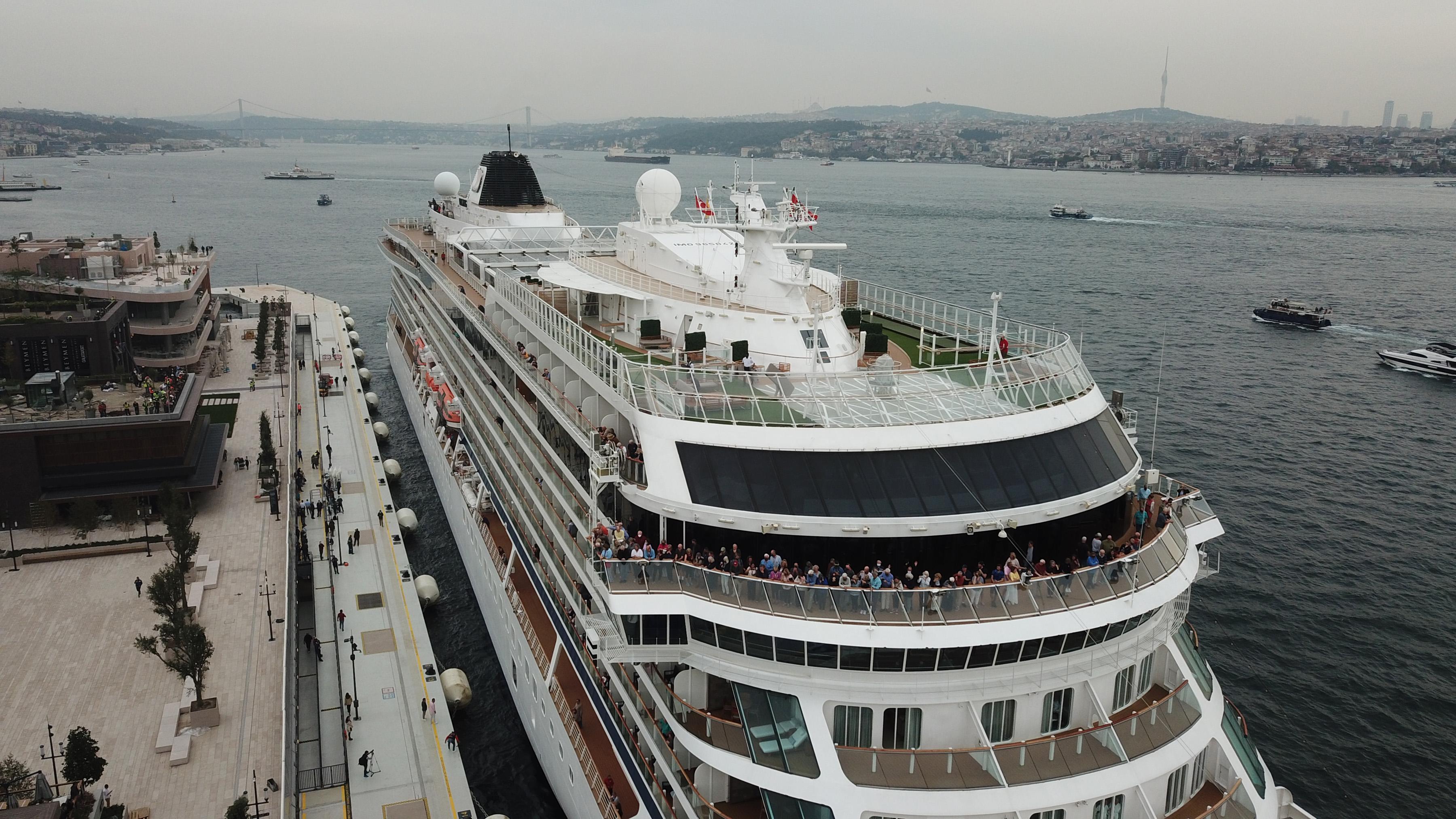 Galataport İstanbula 2. gemi yanaştı