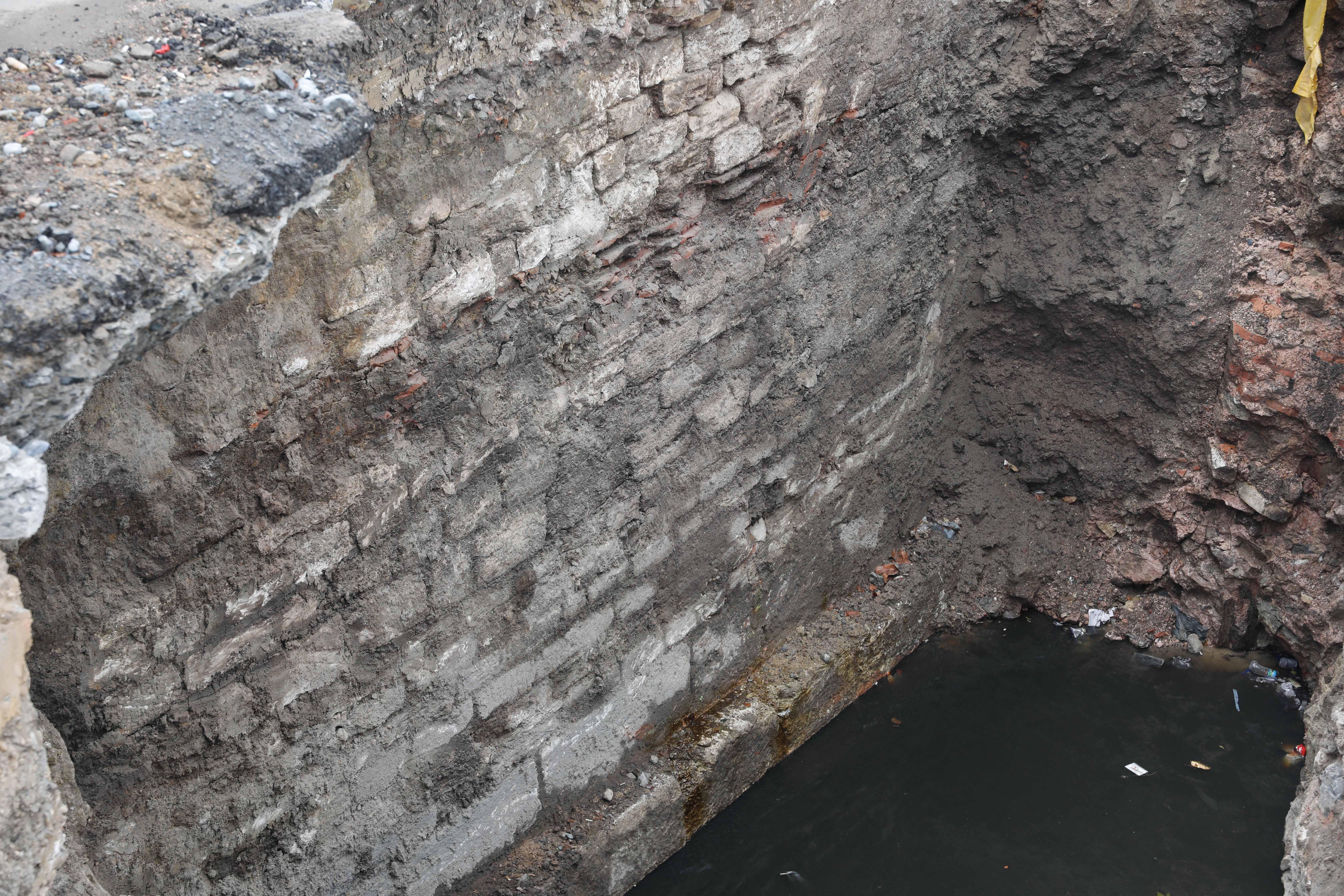 İstanbulun göbeğinde İSKİ kazısında tarihi keşif