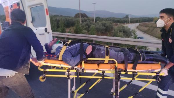 Emniyet şeridinde duran otomobile çarpan motosiklet sürücüsü, 8 gün sonra yaşamını yitirdi