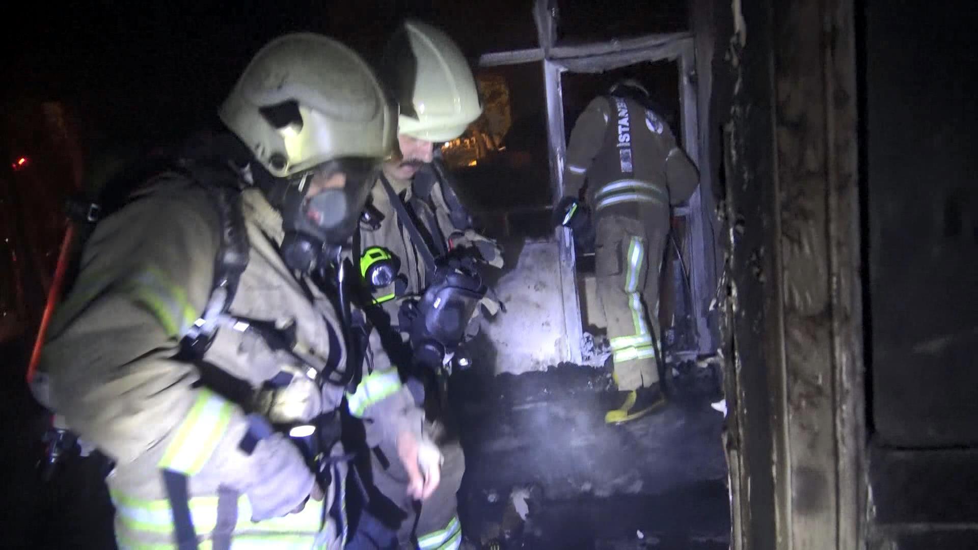 Avcılarda yabancı uyrukluların kaldığı dairede yangın