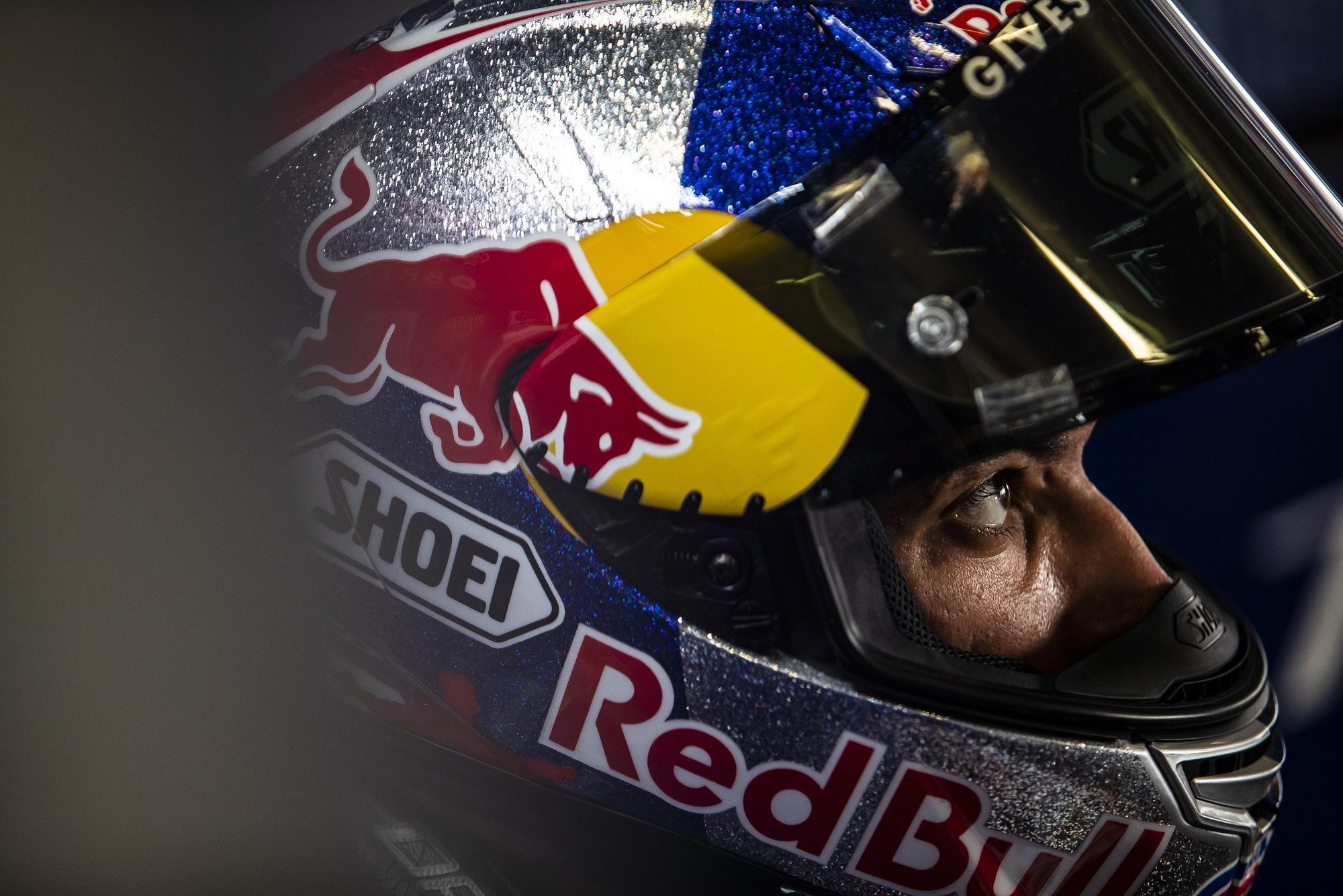 Milli motosikletçi Toprak Razgatlıoğlu, dünya şampiyonu olarak tarihe geçti