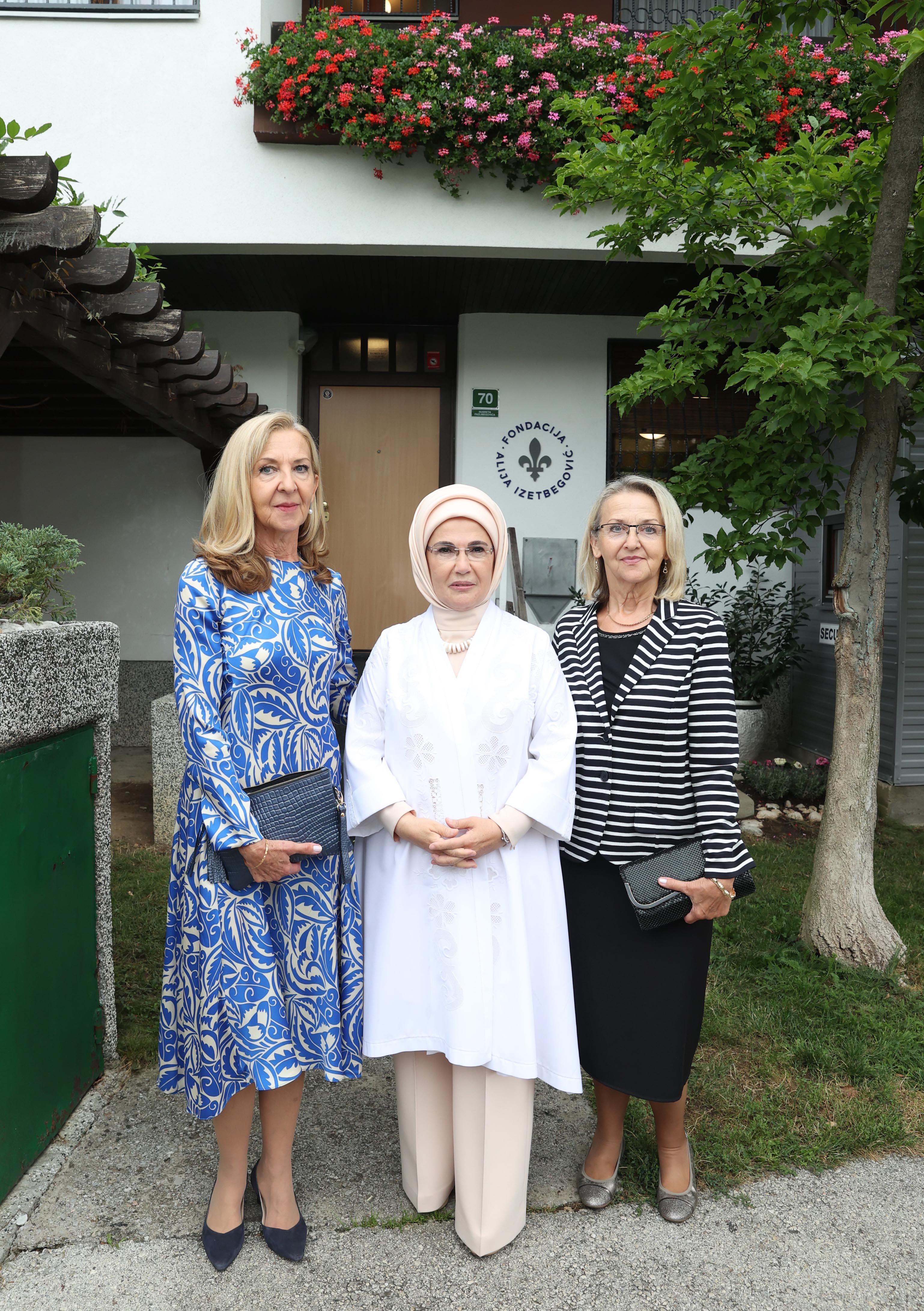 Emine Erdoğan, Aliya İzzetbegoviç Vakfını ziyaret etti