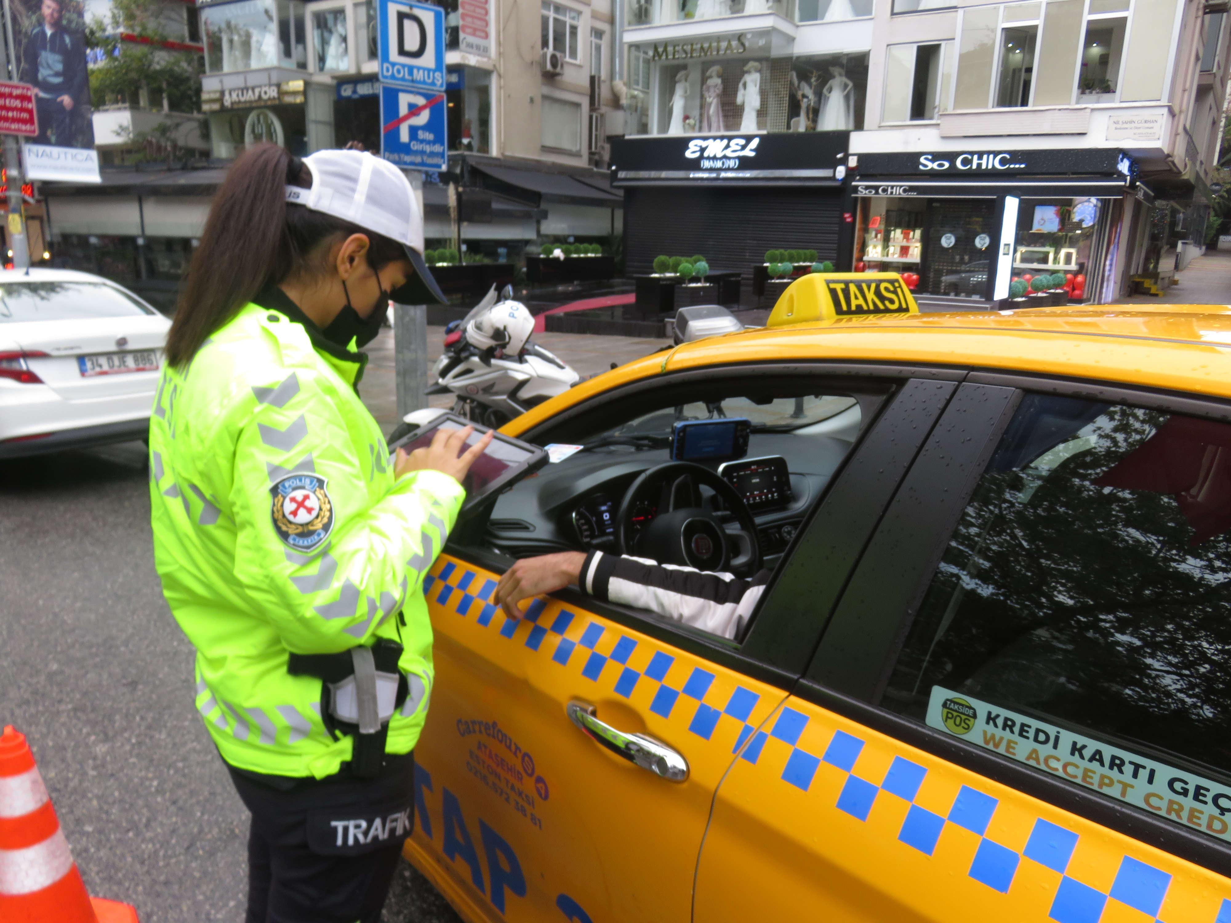 Denetimde ceza kesilen taksici: Muayenenin bittiğini memurlardan öğrendim
