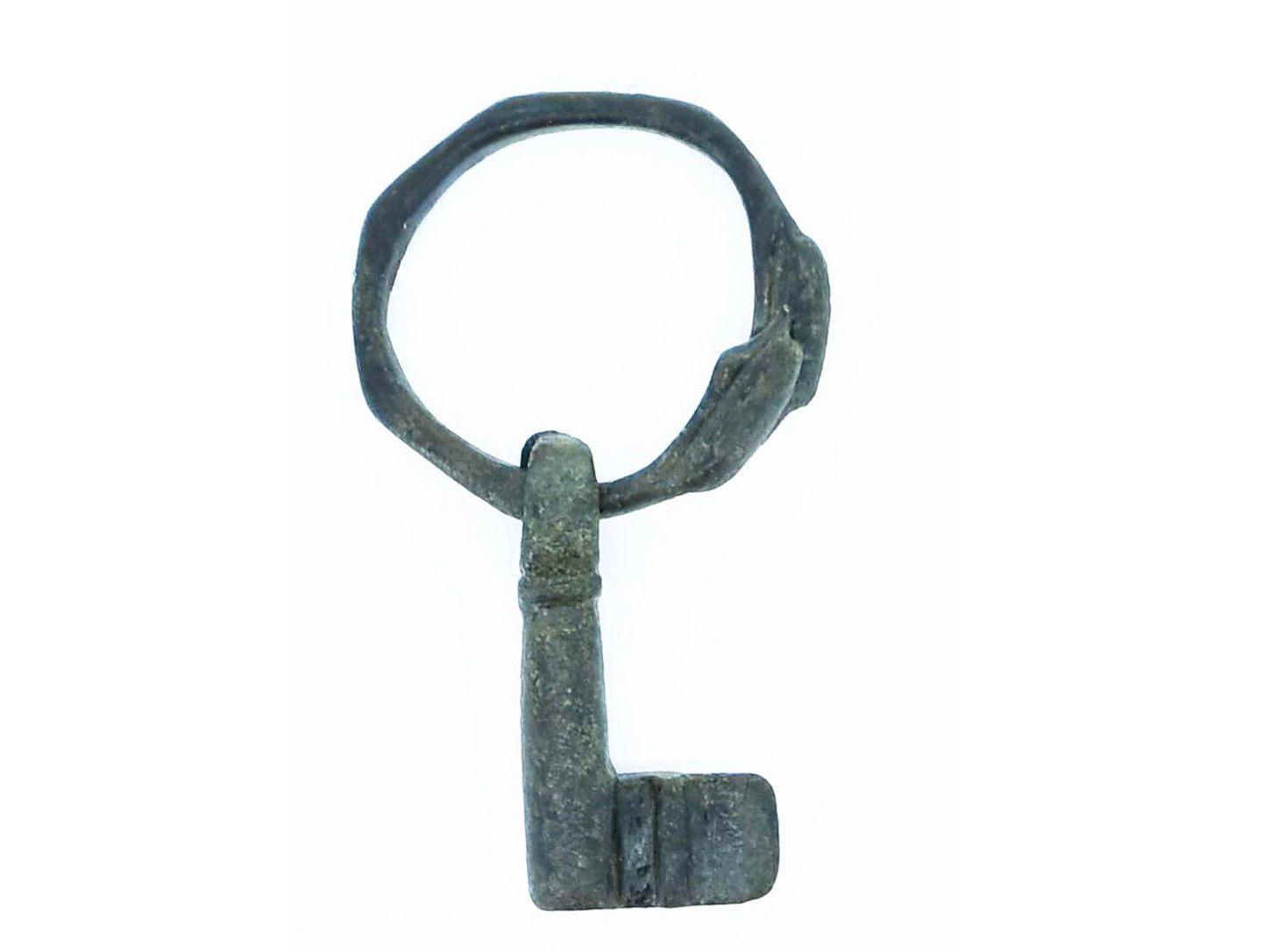 Zerzevan Kalesi’nde 1600 yıllık flüt ve bronz anahtarlı yüzük bulundu