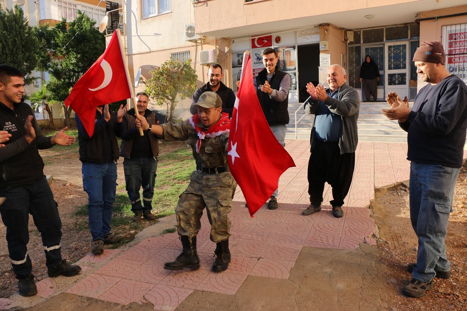 Down sendromlu Görkemin askerlik hayali gerçek oldu
