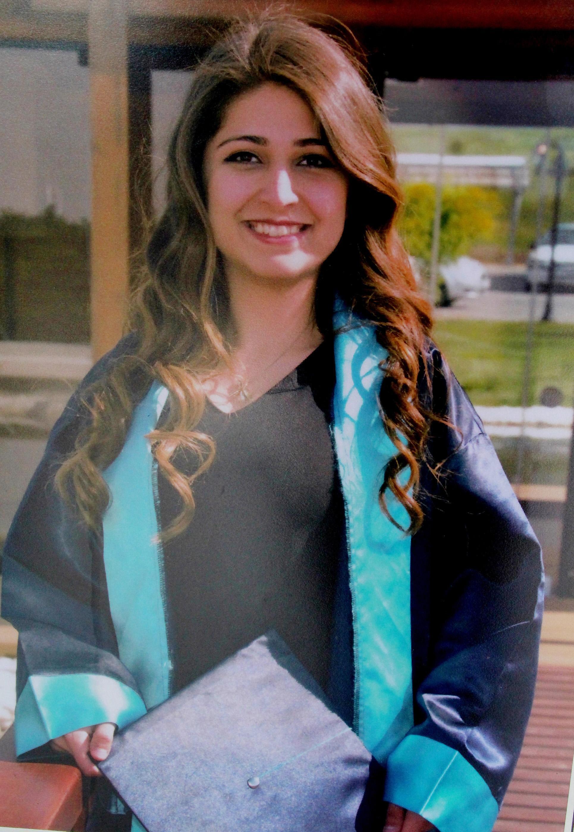 Üniversiteli Gizemin öldüğü yere 19 çiçek bırakıldı