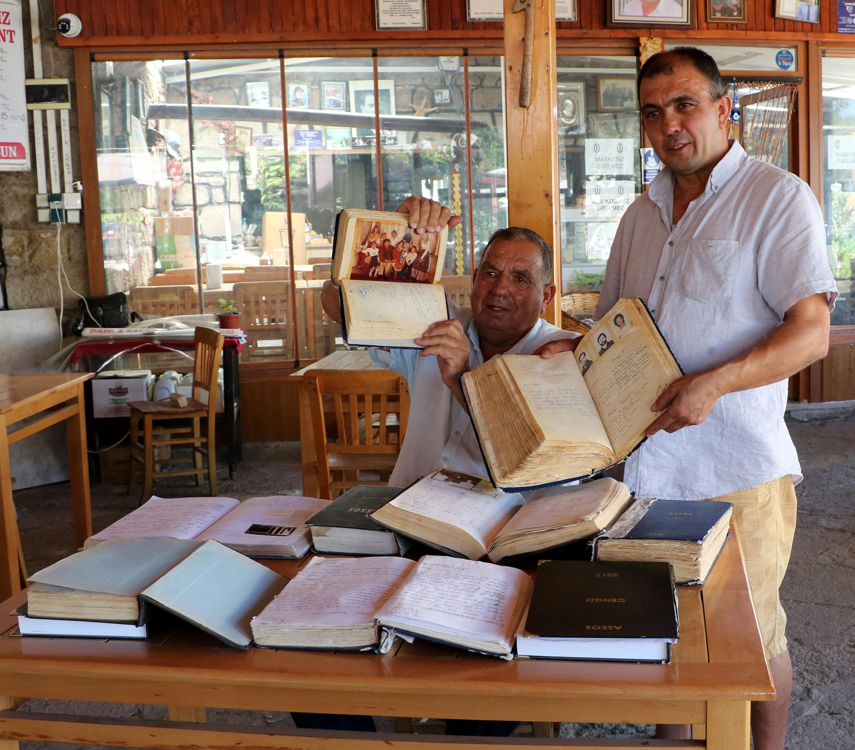 61 yıldır, Assosu gezen turistlerin anılarını 35 defterde biriktirdi