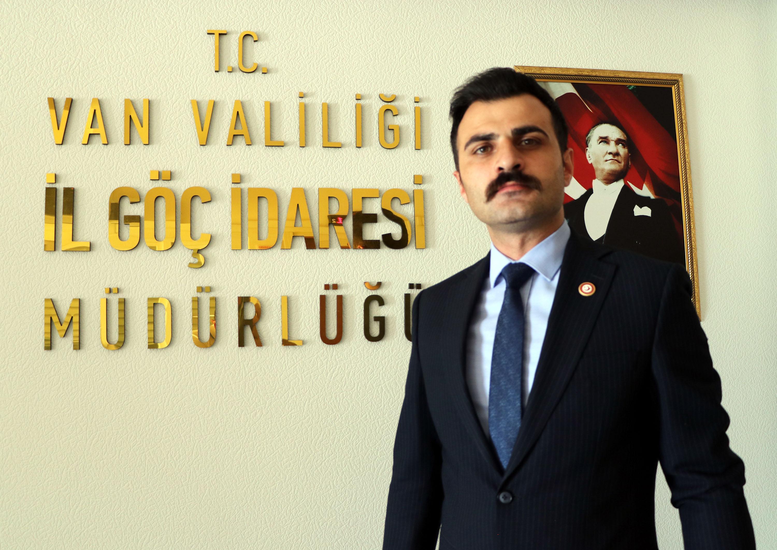 Kaçak göçmenlerin ağırlandığı geri gönderme merkezinin kapıları DHAya açıldı