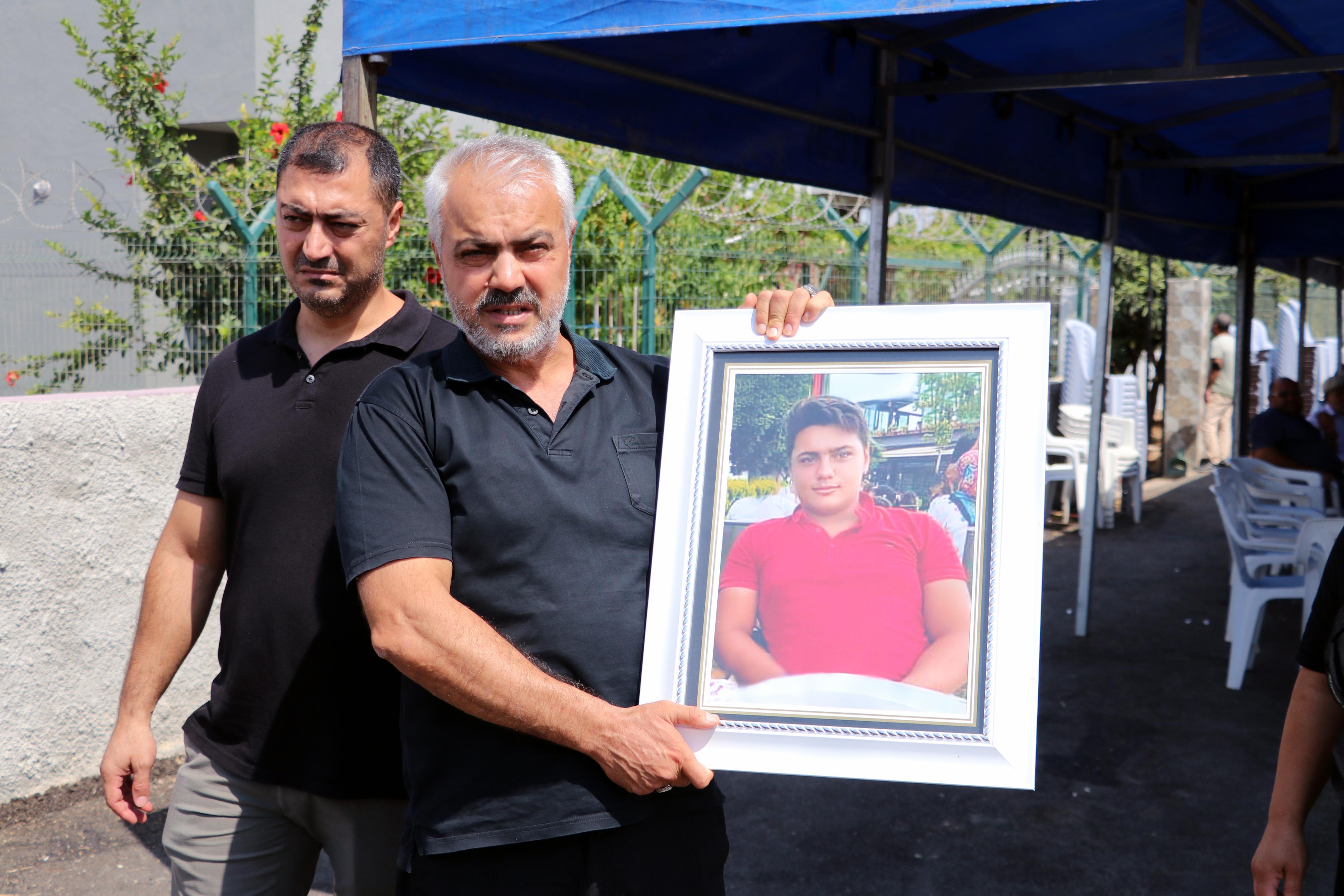 ‘Ters baktın’ kavgasında öldürülen Boran’ın annesi: En ağır cezayı alsınlar