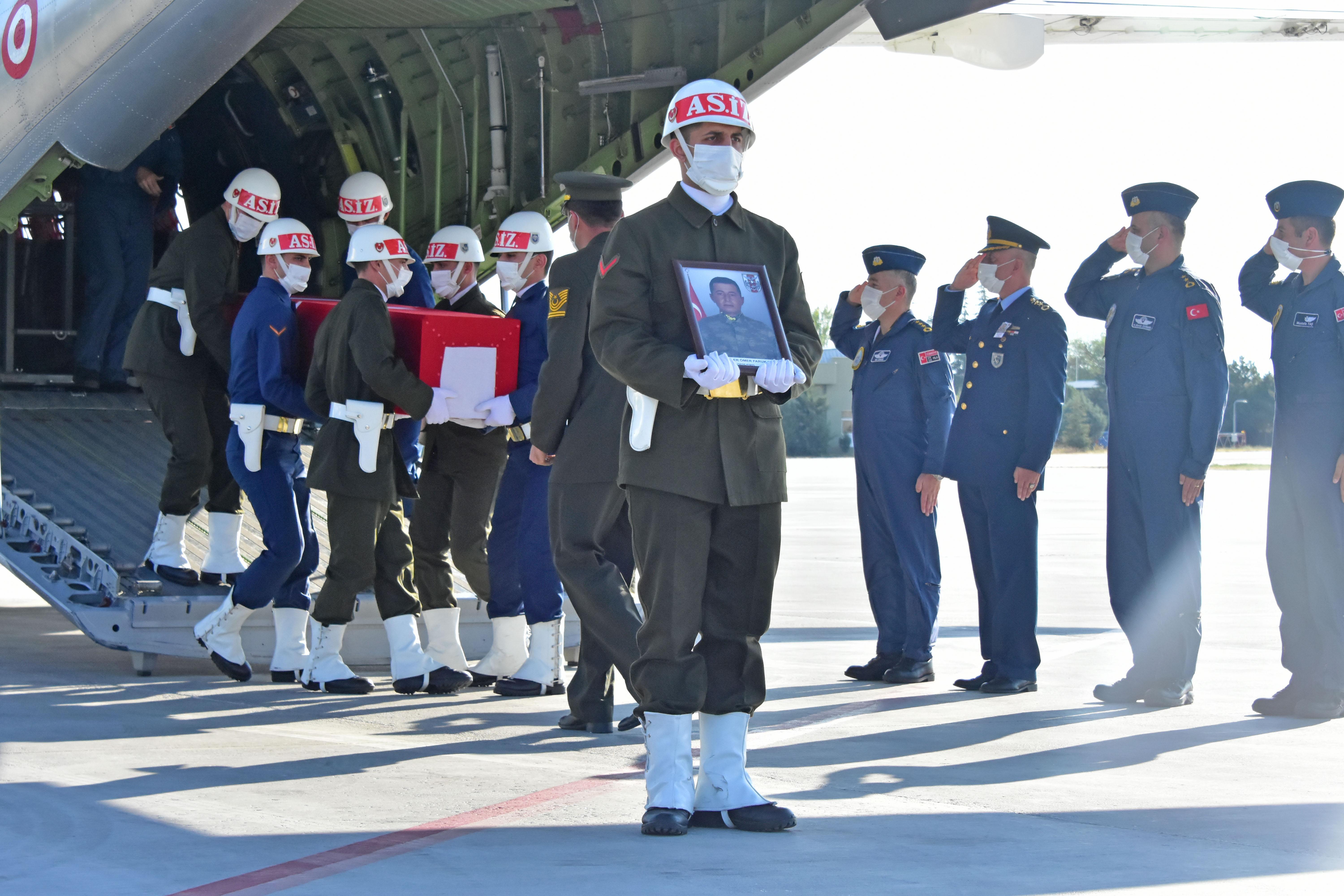 Pençe-Şimşek bölgesinde 1 asker şehit oldu, 1 asker yaralı