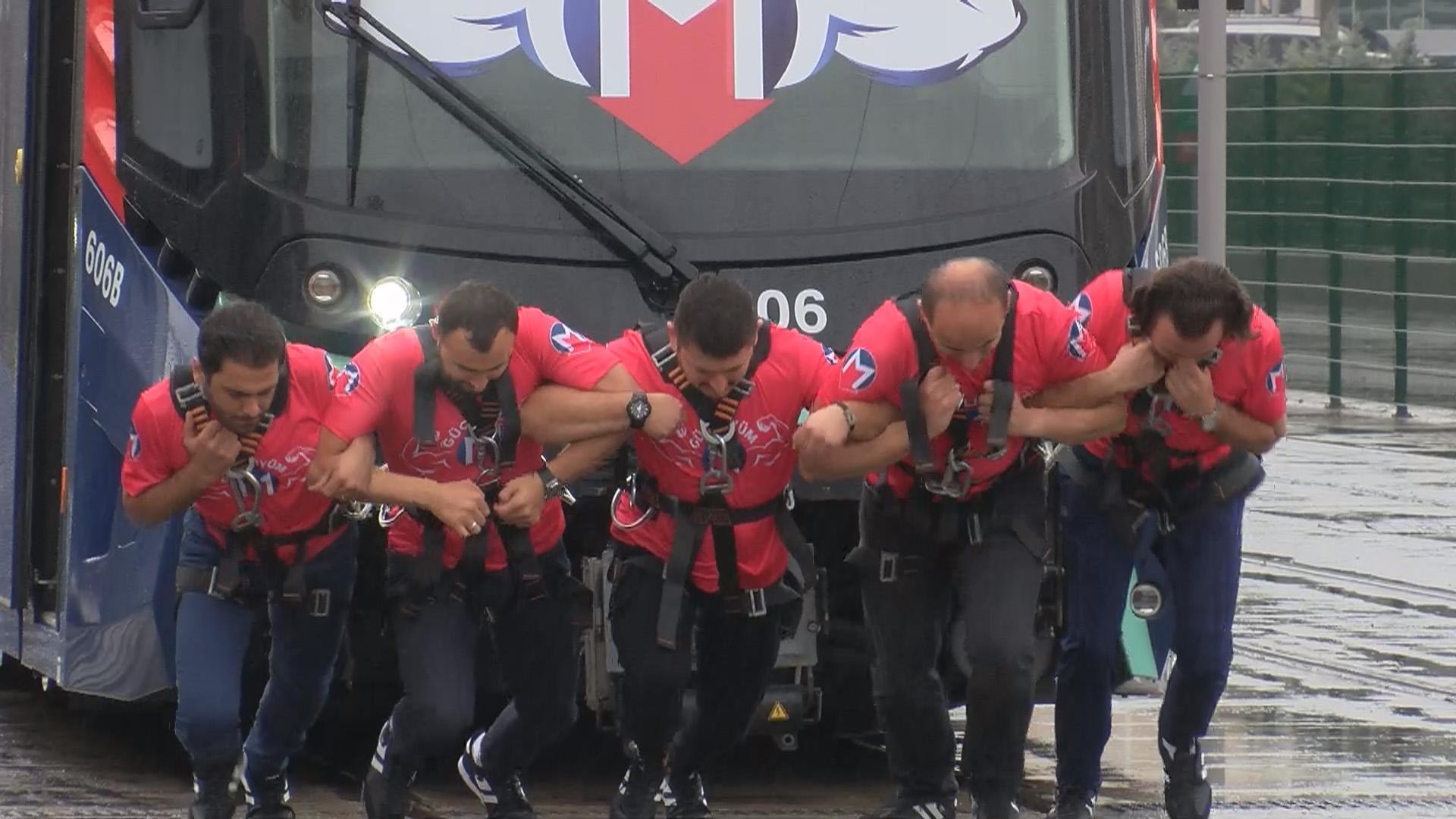 Metro İstanbul Strongman Challenge Tren Çekme Yarışması yapıldı
