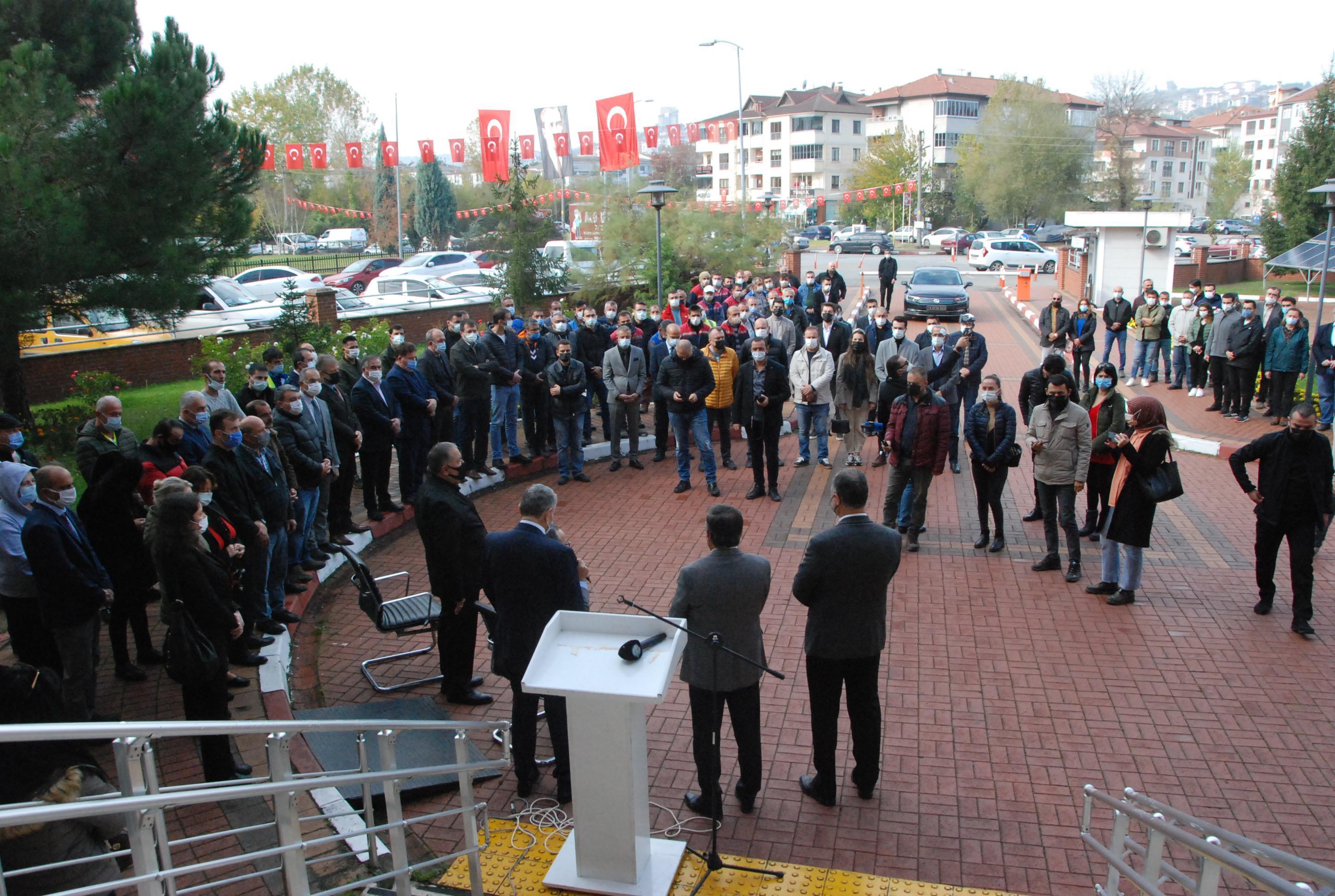 2 kişinin öldüğü kazada yaralanan belediye başkanı görevine başladı