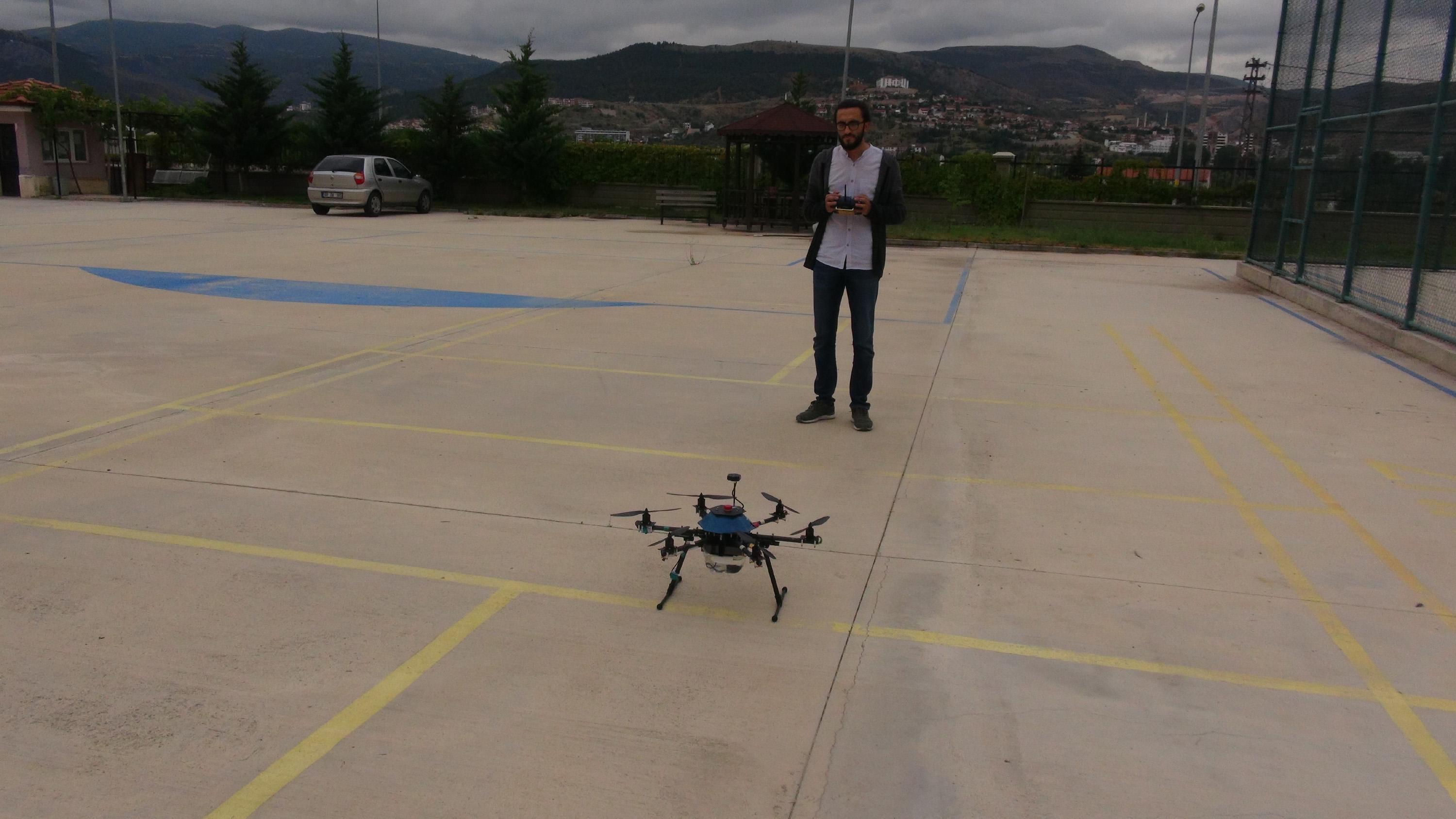 Kız meslek lisesinde, yangın müdahale dronu geliştirildi