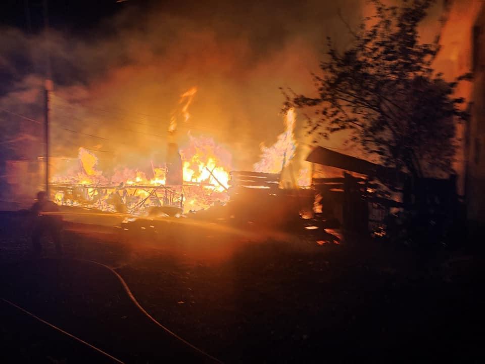 Geredede 4 ev 2 samanlık yandı