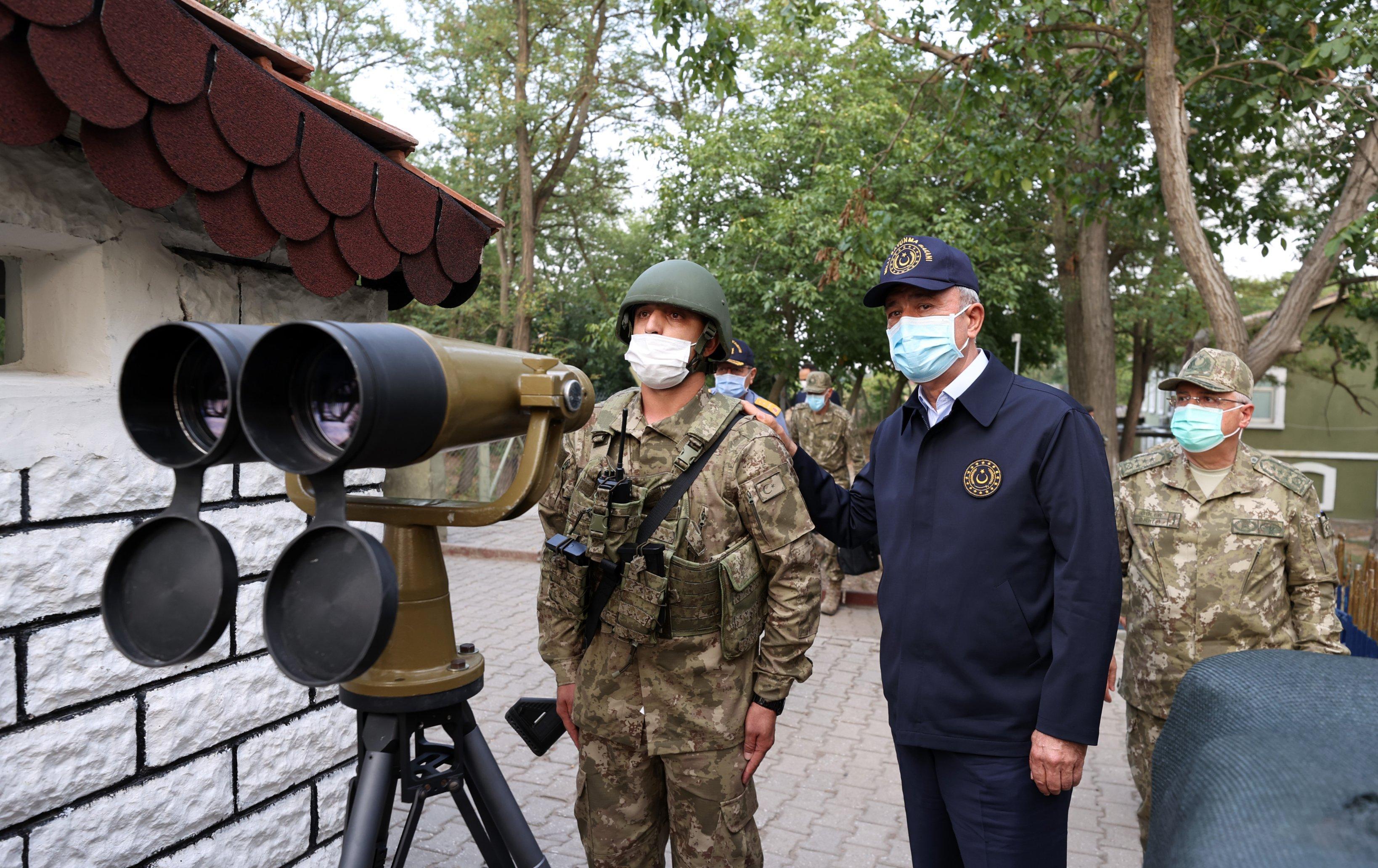 Bakan Akar: Yunanistanın provokatif davranışlarla bir yere varamayacağını görmesi lazım