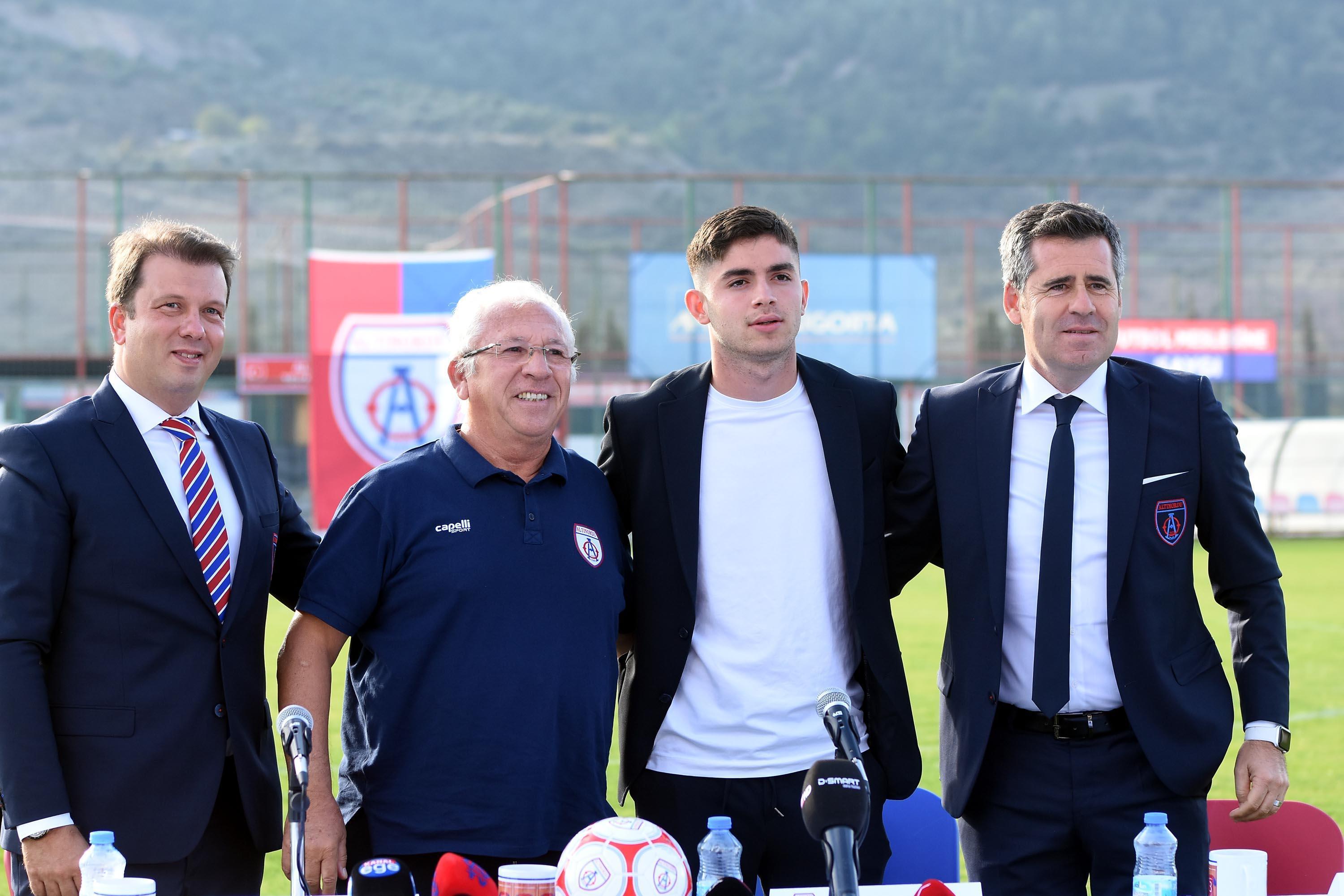 Burak İnce: Hayalim olan bir lige gidiyorum