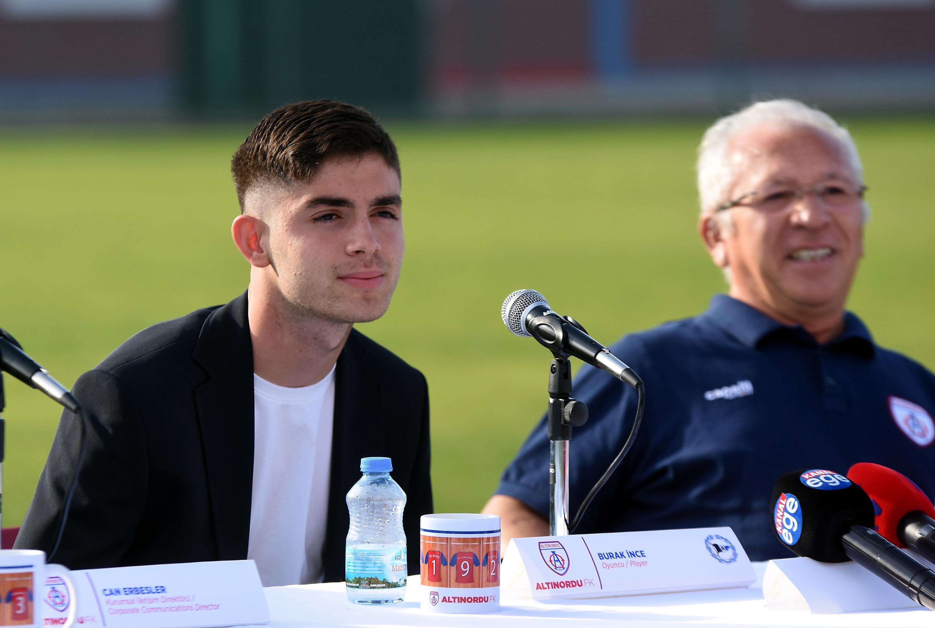 Burak İnce: Hayalim olan bir lige gidiyorum