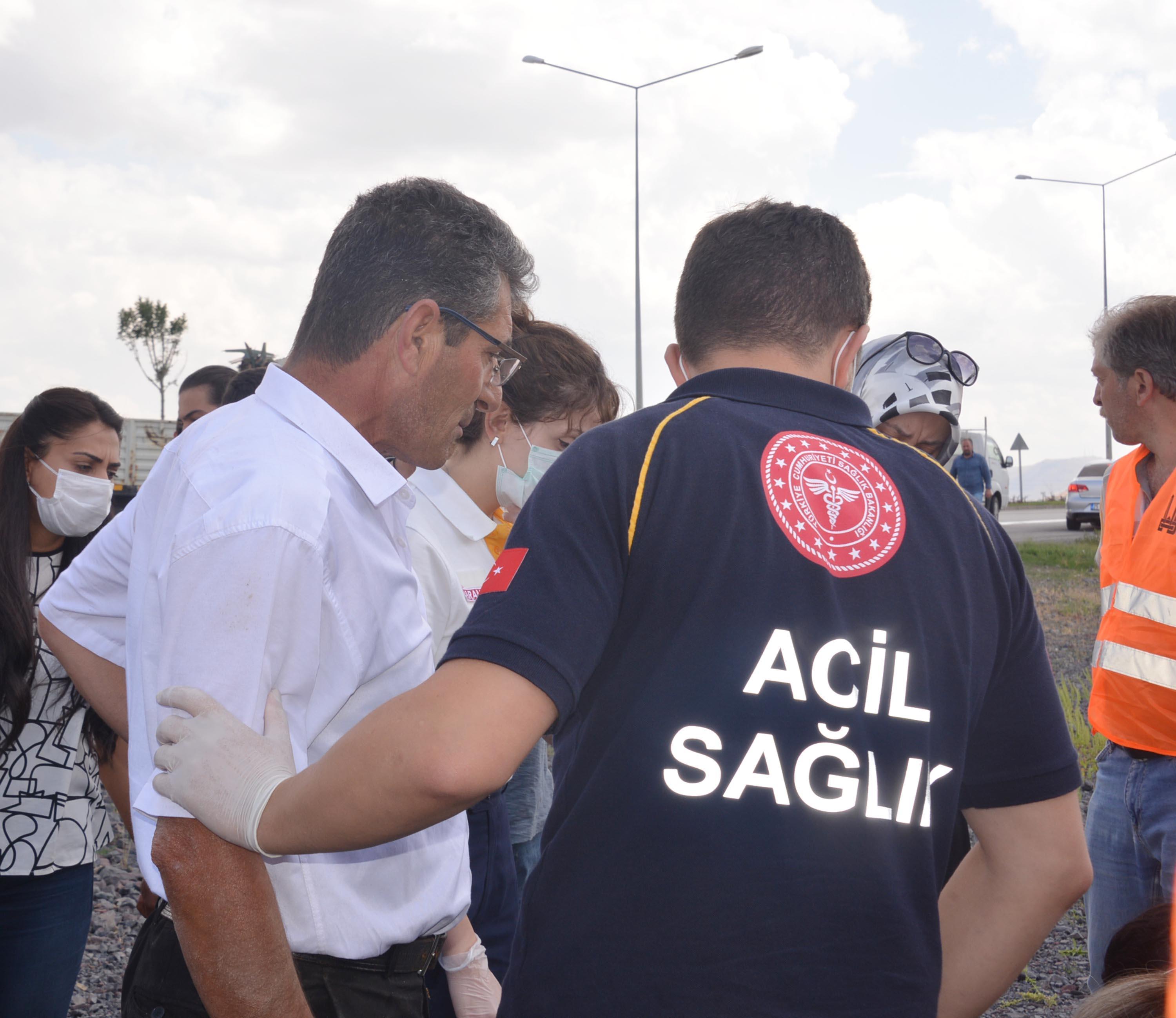 Sürücü adayının kullandığı araç takla attı: 2 yaralı