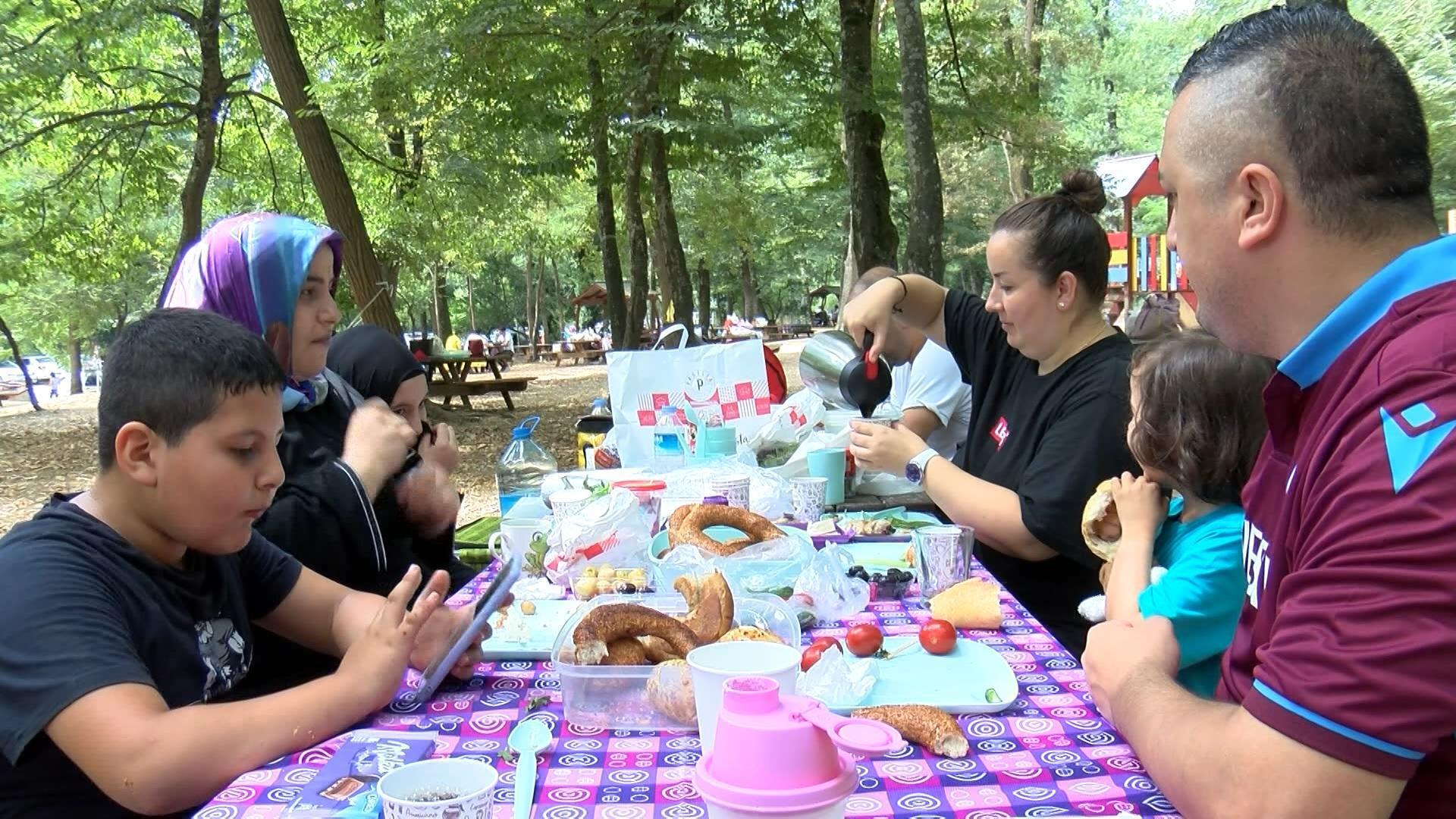 Piknikçiler Belgrad Ormanına akın etti